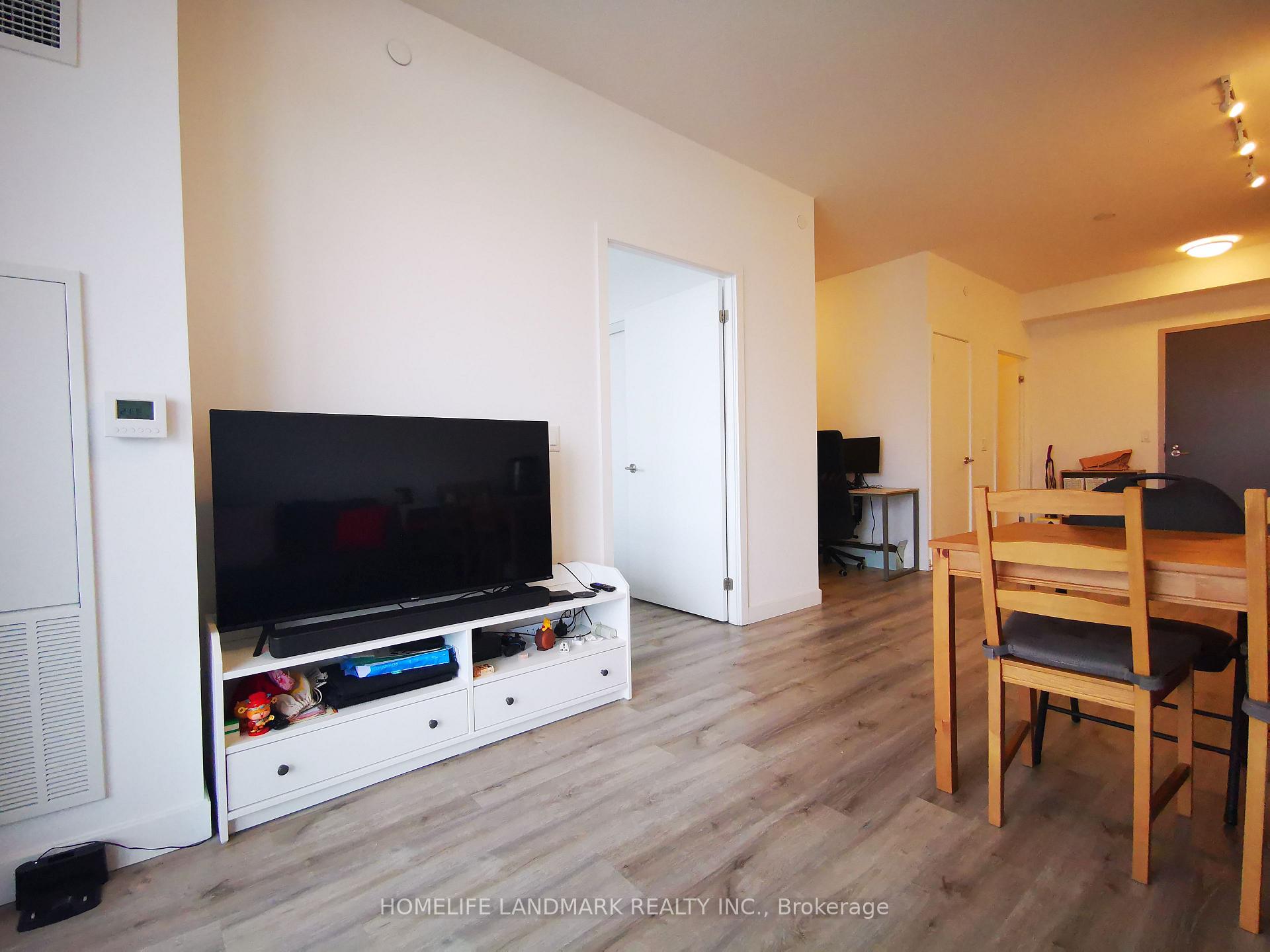 Photo 4 of Unit 2103, 38 Forest Manor Road, North York, Henry Farm — HOMEH