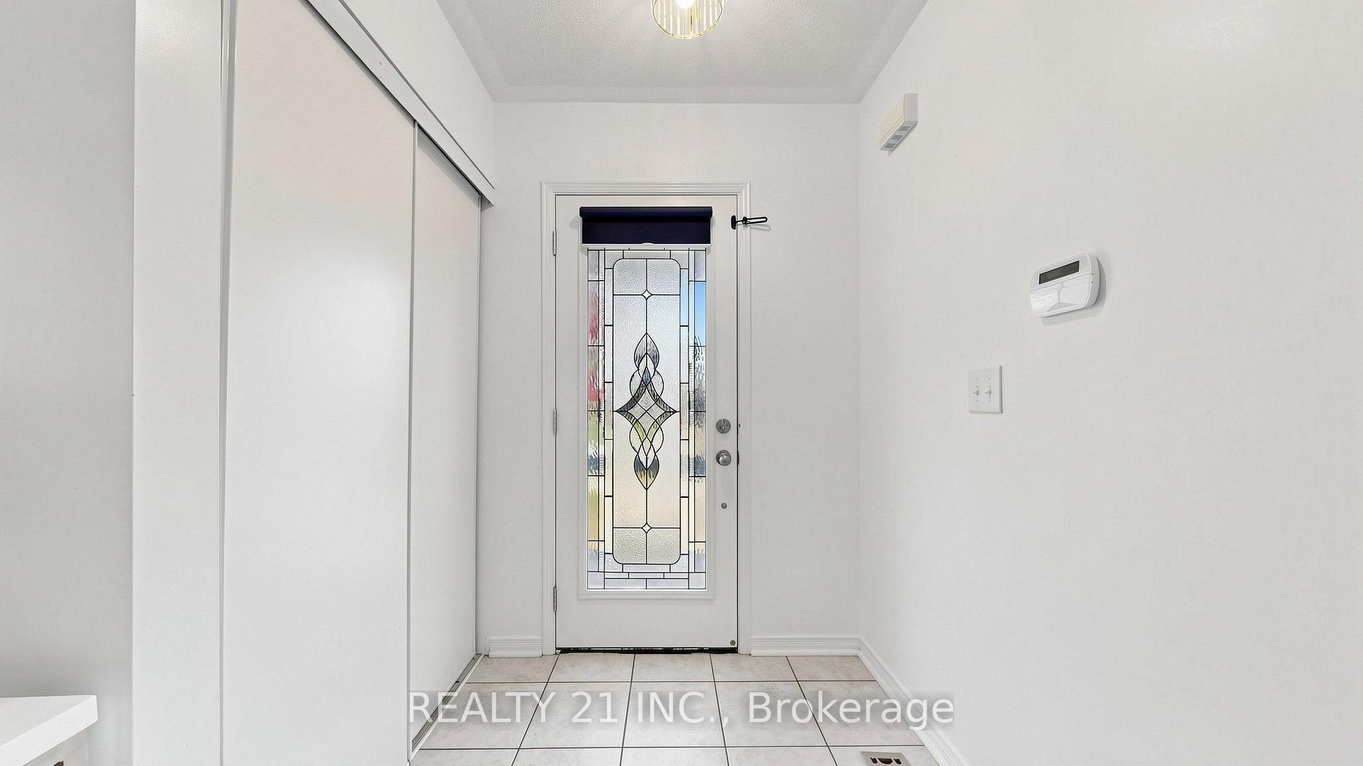 Photo 4 of 174 Honeyman Drive, Clarington, Bowmanville — HOMEH
