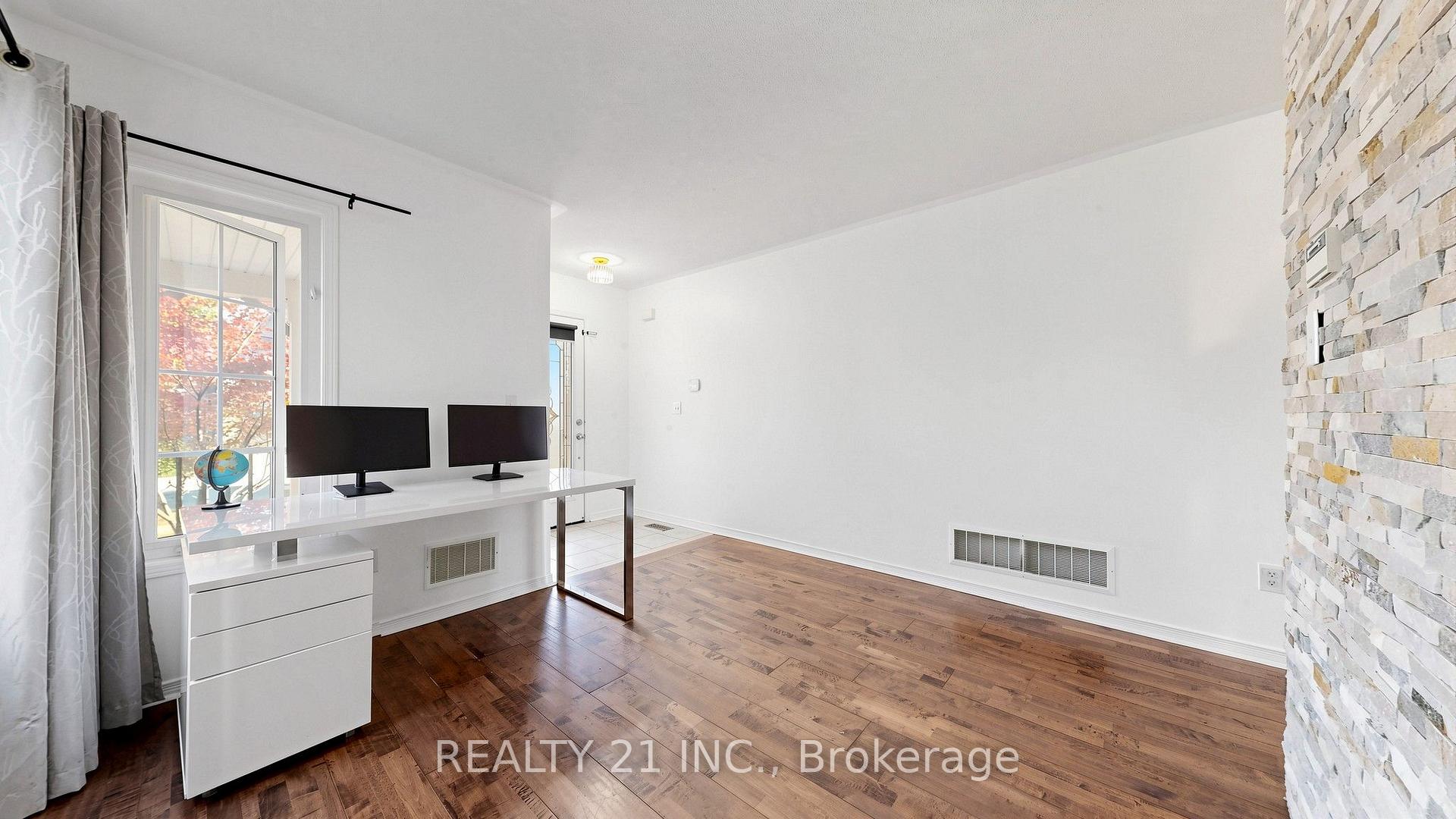 Photo 7 of 174 Honeyman Drive, Clarington, Bowmanville — HOMEH