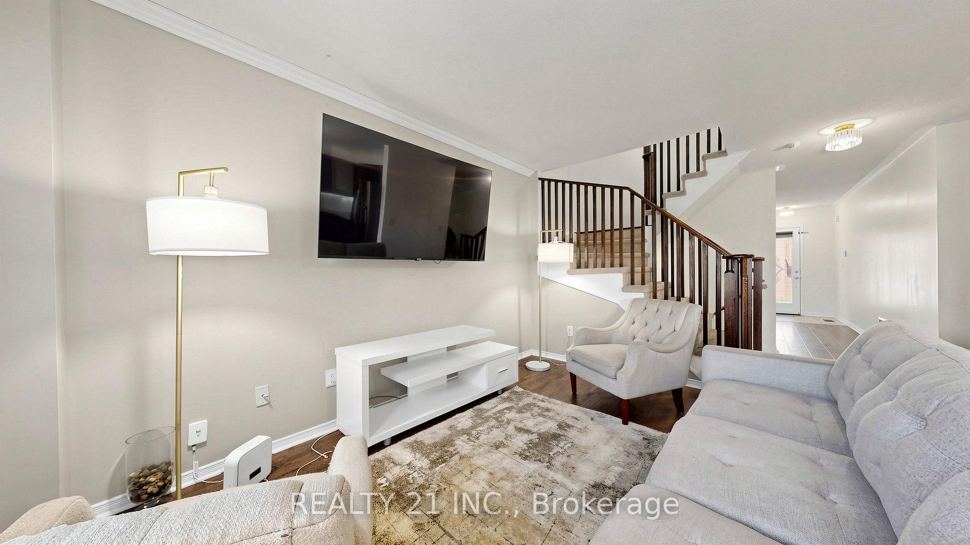 Photo 11 of 174 Honeyman Drive, Clarington, Bowmanville — HOMEH