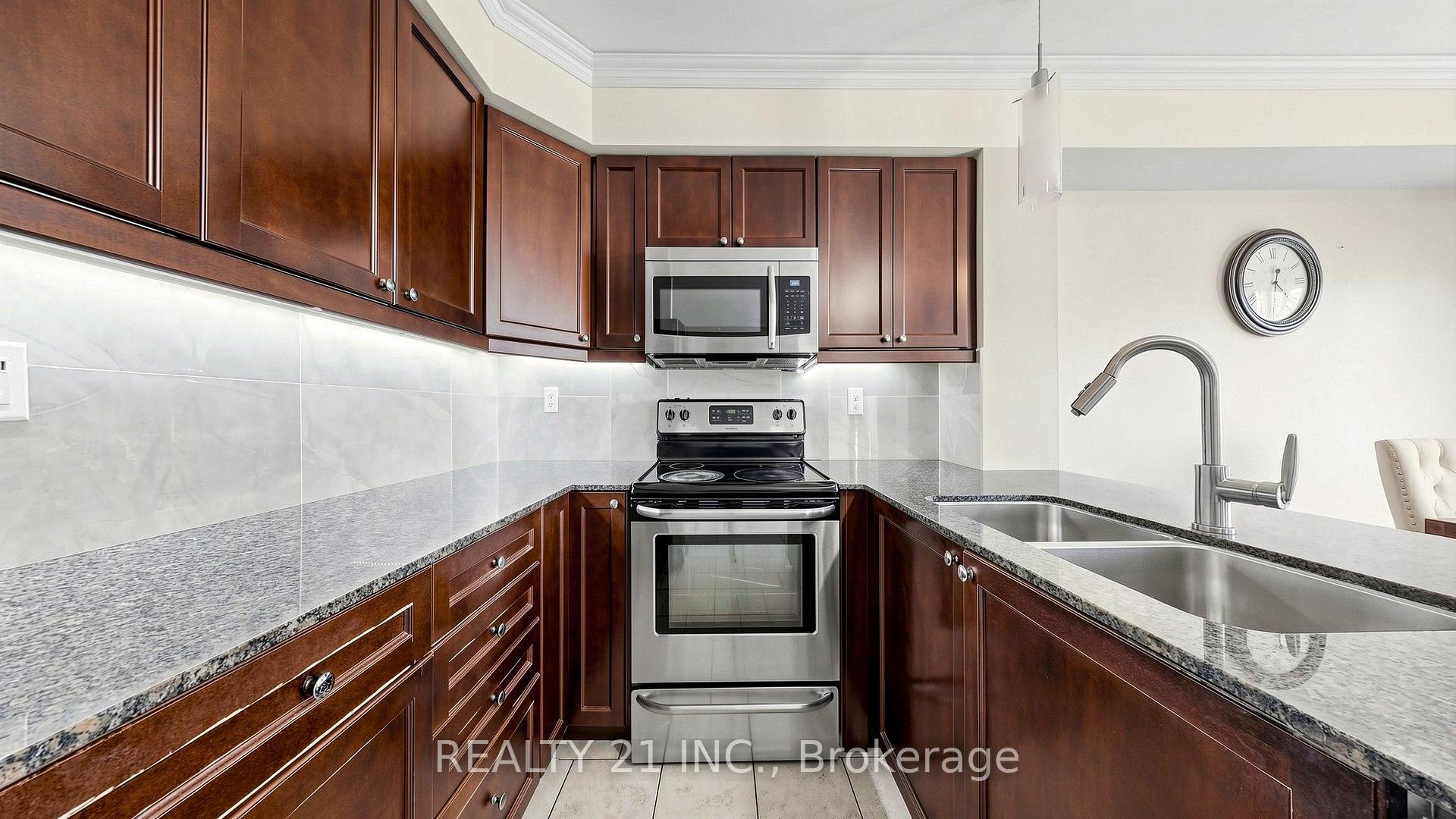 Photo 12 of 174 Honeyman Drive, Clarington, Bowmanville — HOMEH