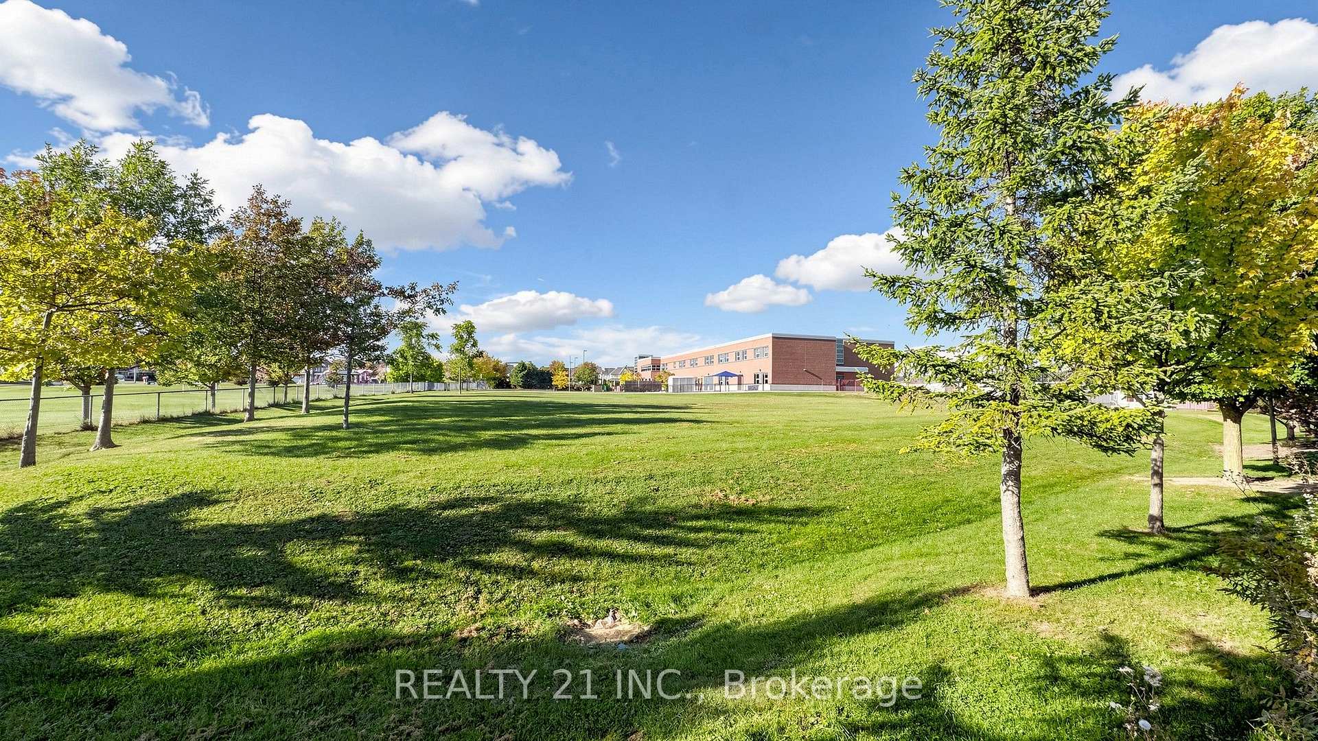 Photo 45 of 174 Honeyman Drive, Clarington, Bowmanville — HOMEH