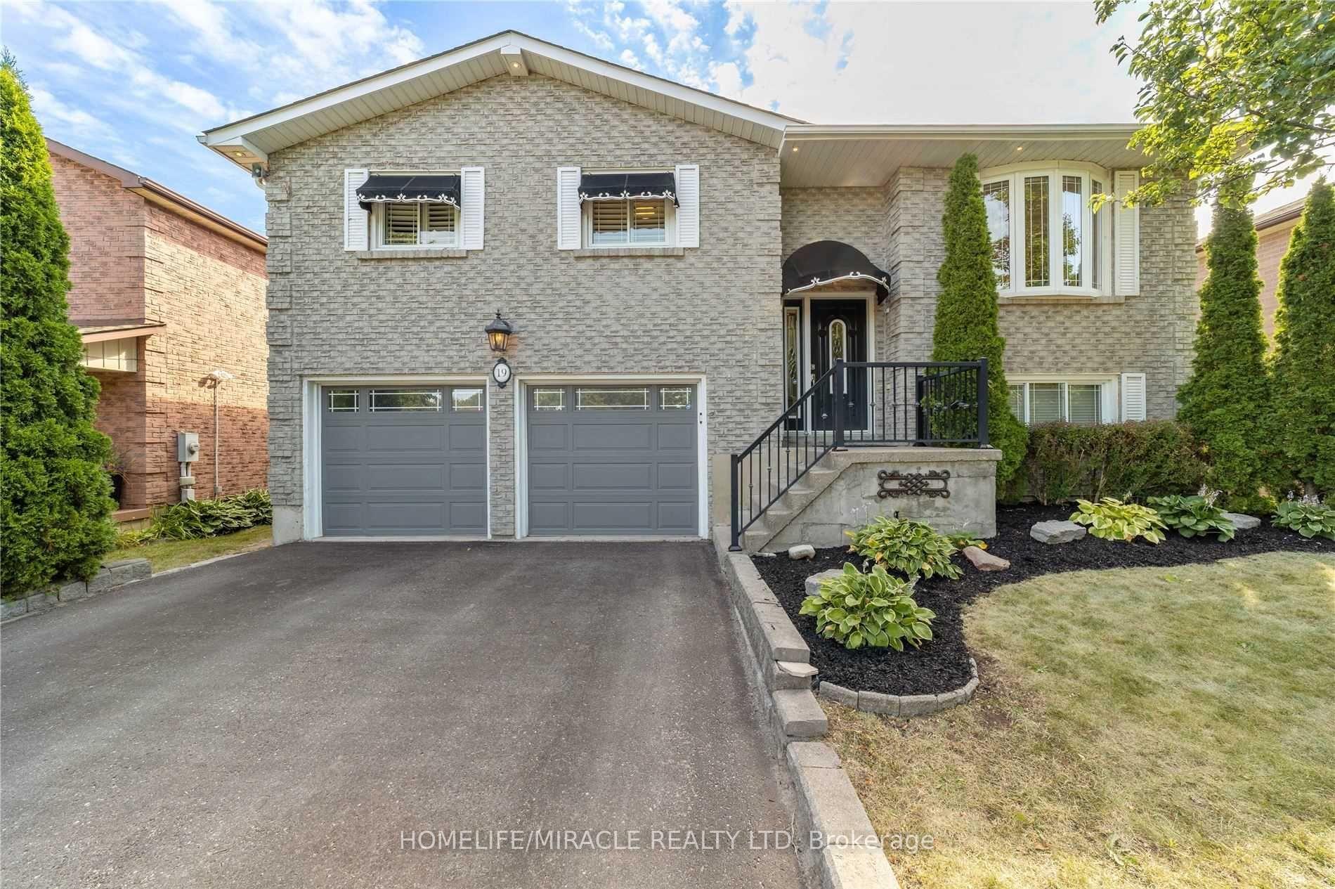 Photo 1 of 19 Bruntsfield Street, Clarington, Courtice — HOMEH