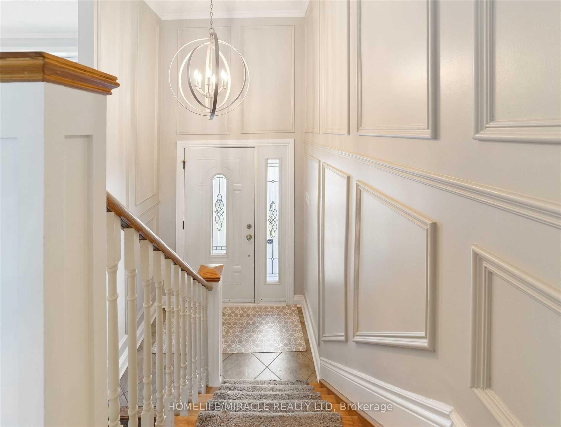 Photo 3 of 19 Bruntsfield Street, Clarington, Courtice — HOMEH