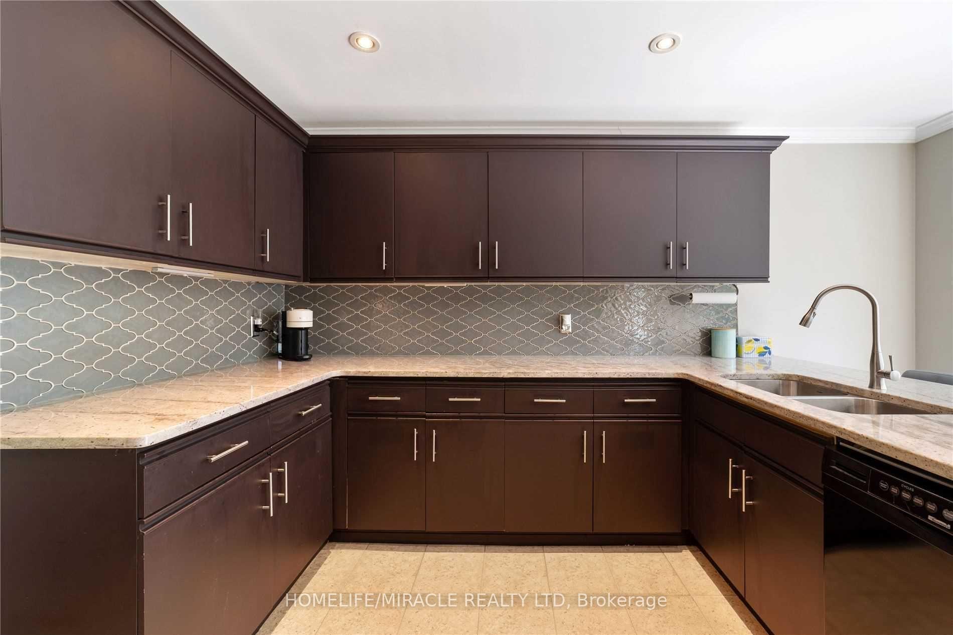 Photo 5 of 19 Bruntsfield Street, Clarington, Courtice — HOMEH