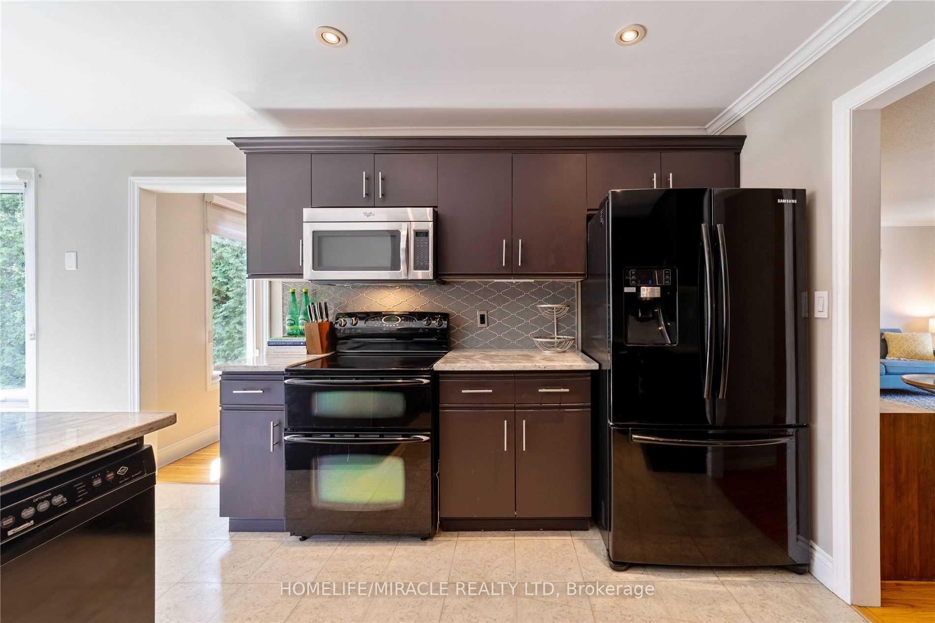 Photo 6 of 19 Bruntsfield Street, Clarington, Courtice — HOMEH