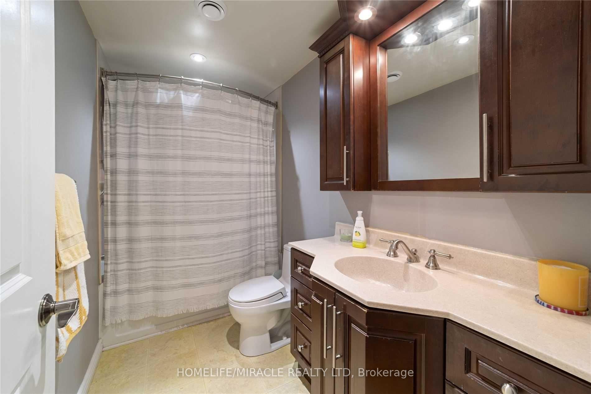 Photo 17 of 19 Bruntsfield Street, Clarington, Courtice — HOMEH