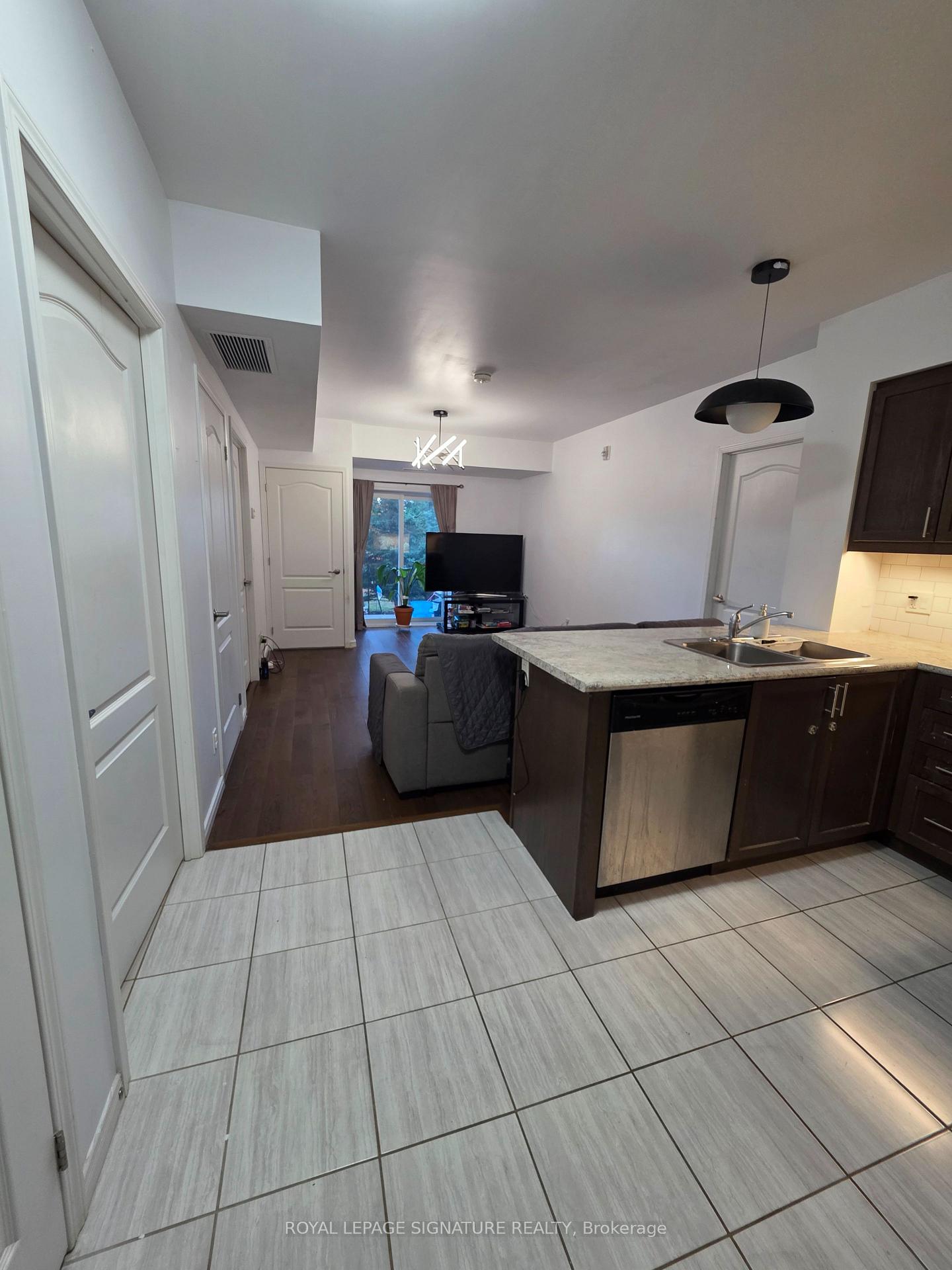 Photo 34 of Unit 102, 910 Wentworth Street, Peterborough, Otonabee Ward 1 — HOMEH