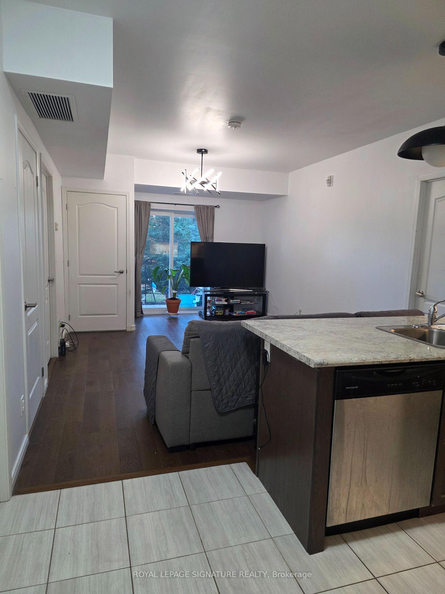 Photo 35 of Unit 102, 910 Wentworth Street, Peterborough, Otonabee Ward 1 — HOMEH