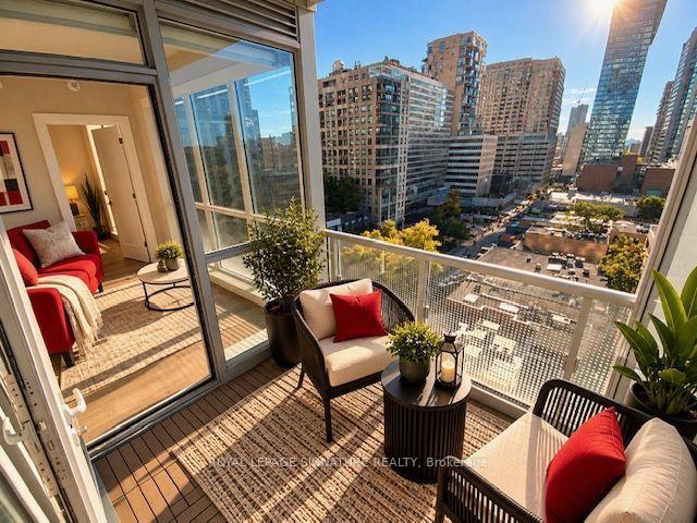 Photo 3 of Unit 1003, 88 Cumberland Street, Toronto, The Annex — HOMEH