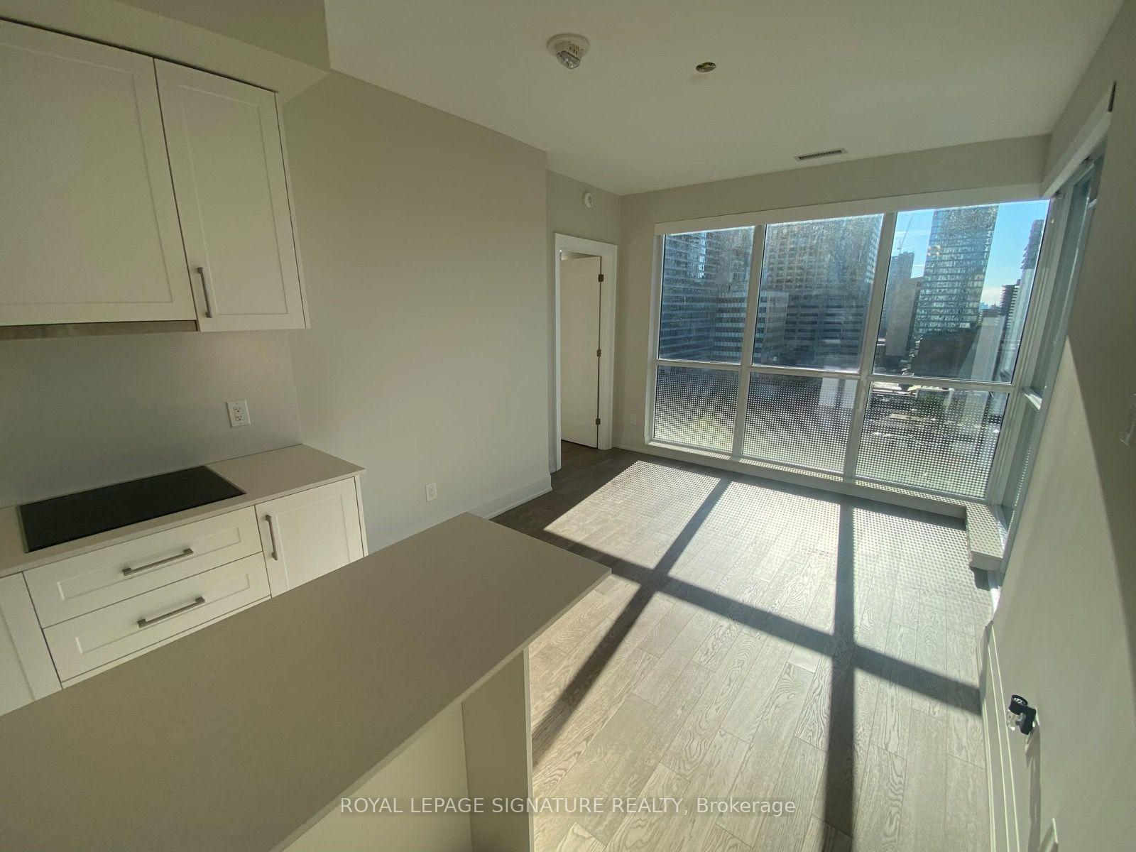 Photo 5 of Unit 1003, 88 Cumberland Street, Toronto, The Annex — HOMEH