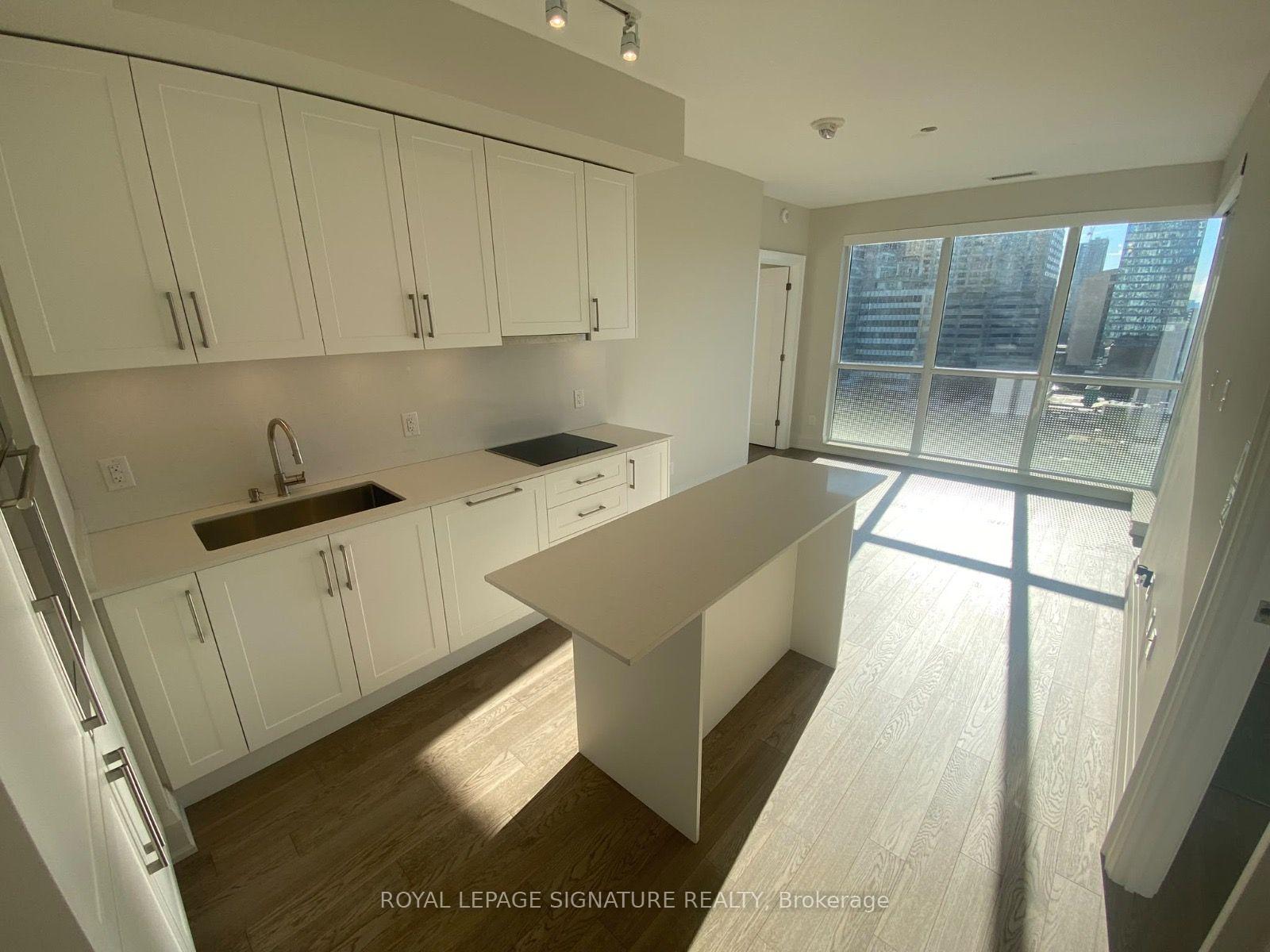 Photo 6 of Unit 1003, 88 Cumberland Street, Toronto, The Annex — HOMEH