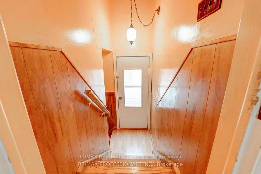 Photo 3 of Unit LOWER, 67 Saskatoon Drive, Etobicoke, Kingsview Village-The Westway — HOMEH