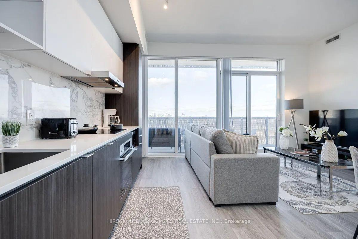 Photo 4 of Unit 6105, 55 Cooper Street, Toronto, Waterfront Communities — HOMEH