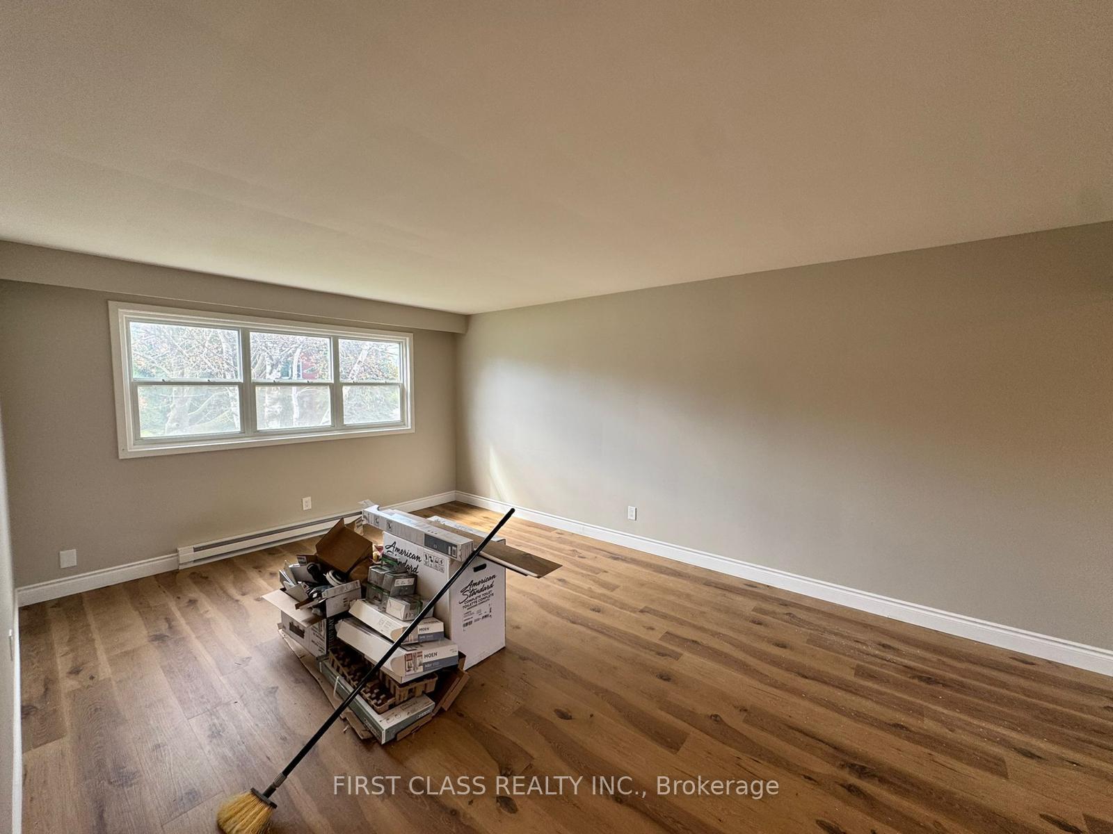 Photo 10 of Unit 2, 596 Digby Avenue, Oshawa, Eastdale — HOMEH