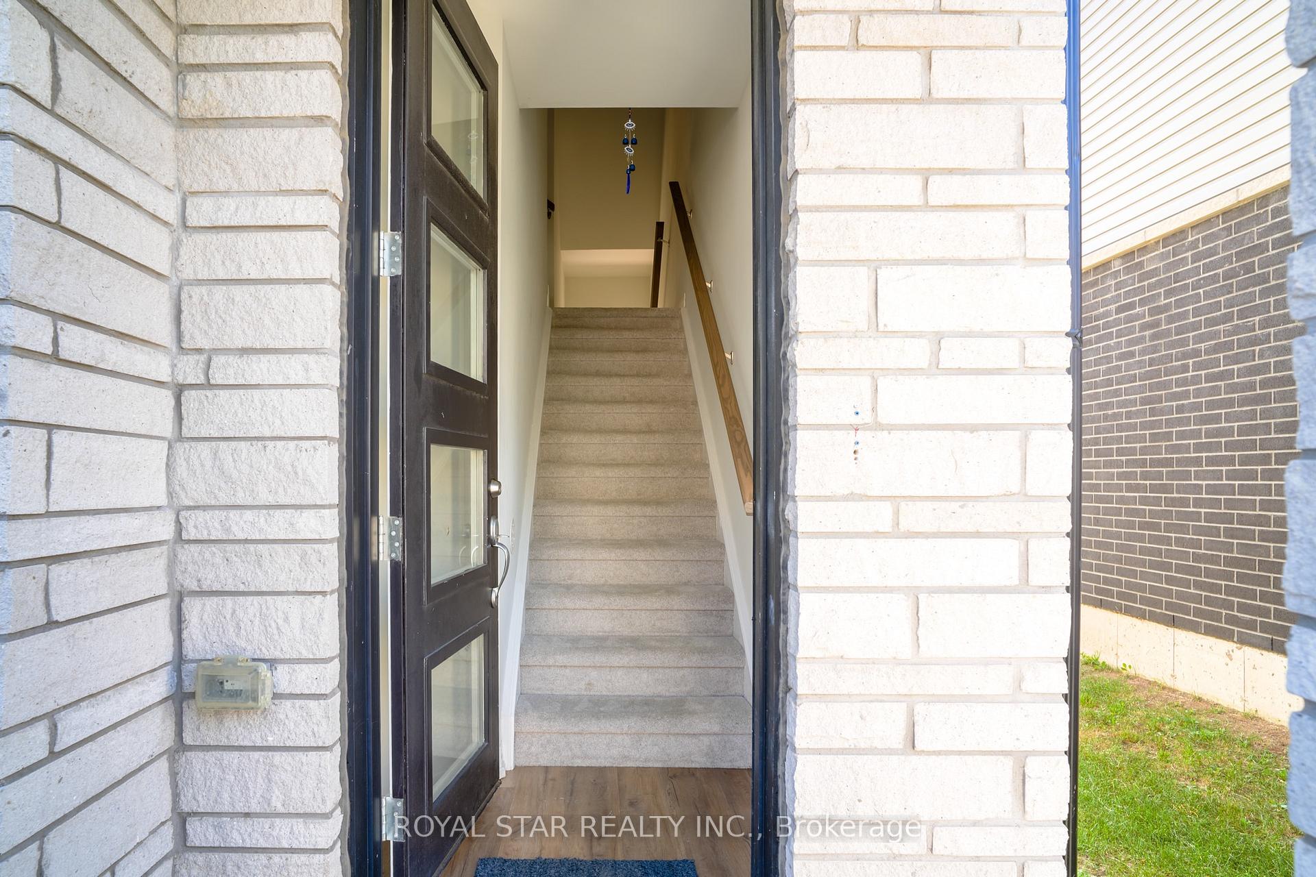 Photo 6 of Unit 92, 155 Equestrian Way, Cambridge, Preston Heights — HOMEH