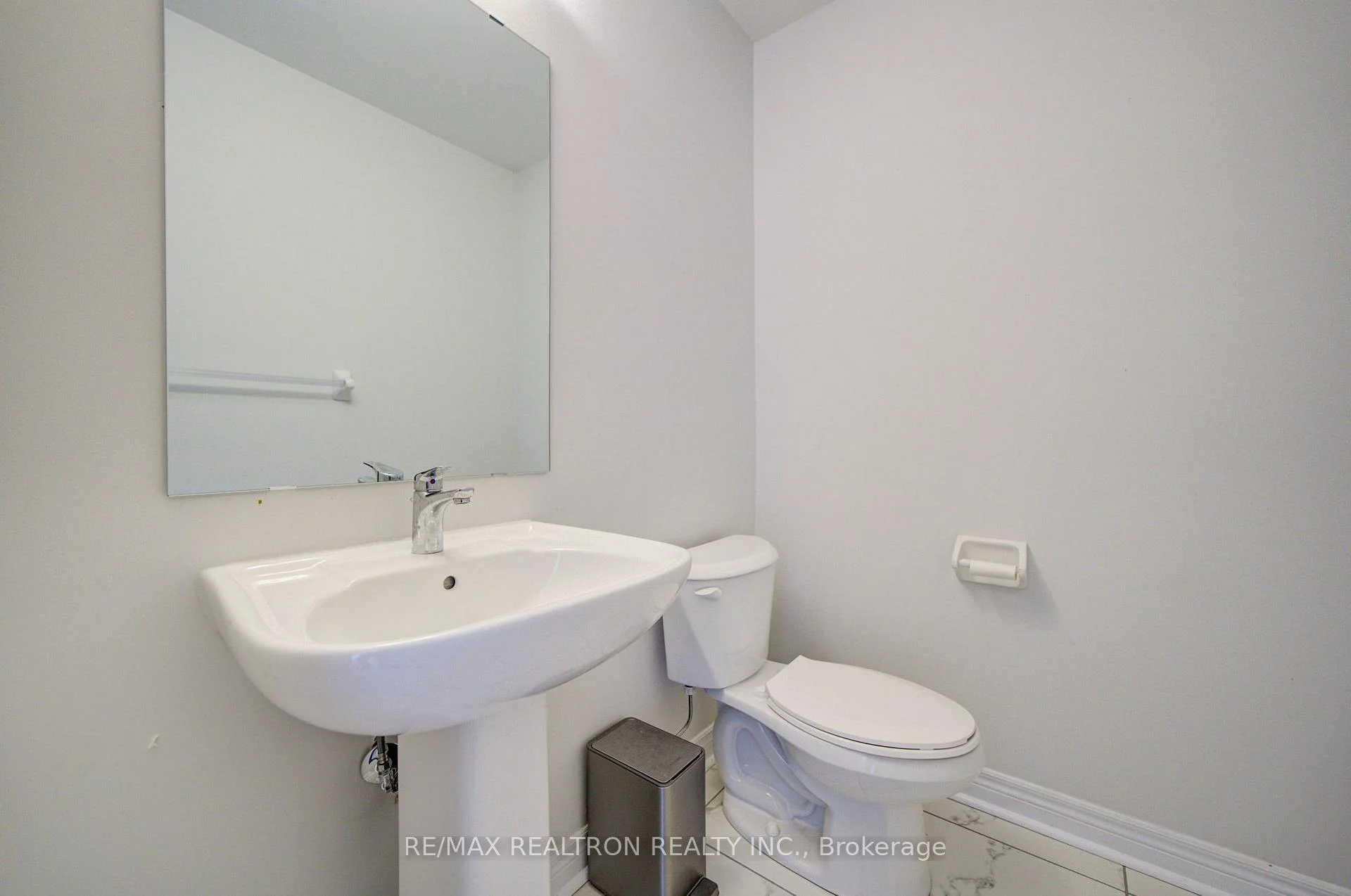 Photo 14 of 68 Johann Drive, Markham, Middlefield — HOMEH