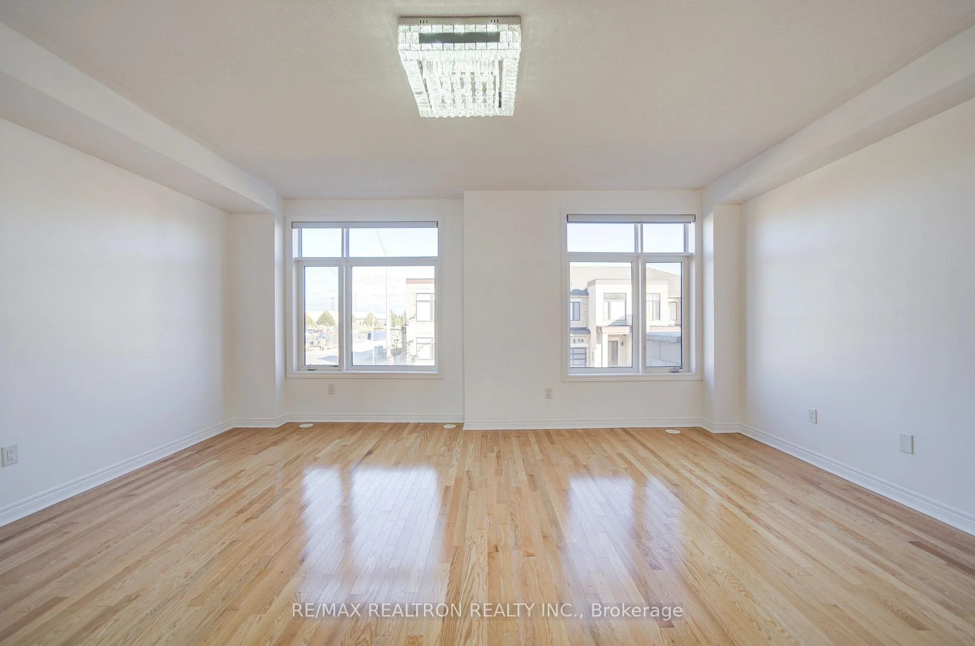 Photo 17 of 68 Johann Drive, Markham, Middlefield — HOMEH