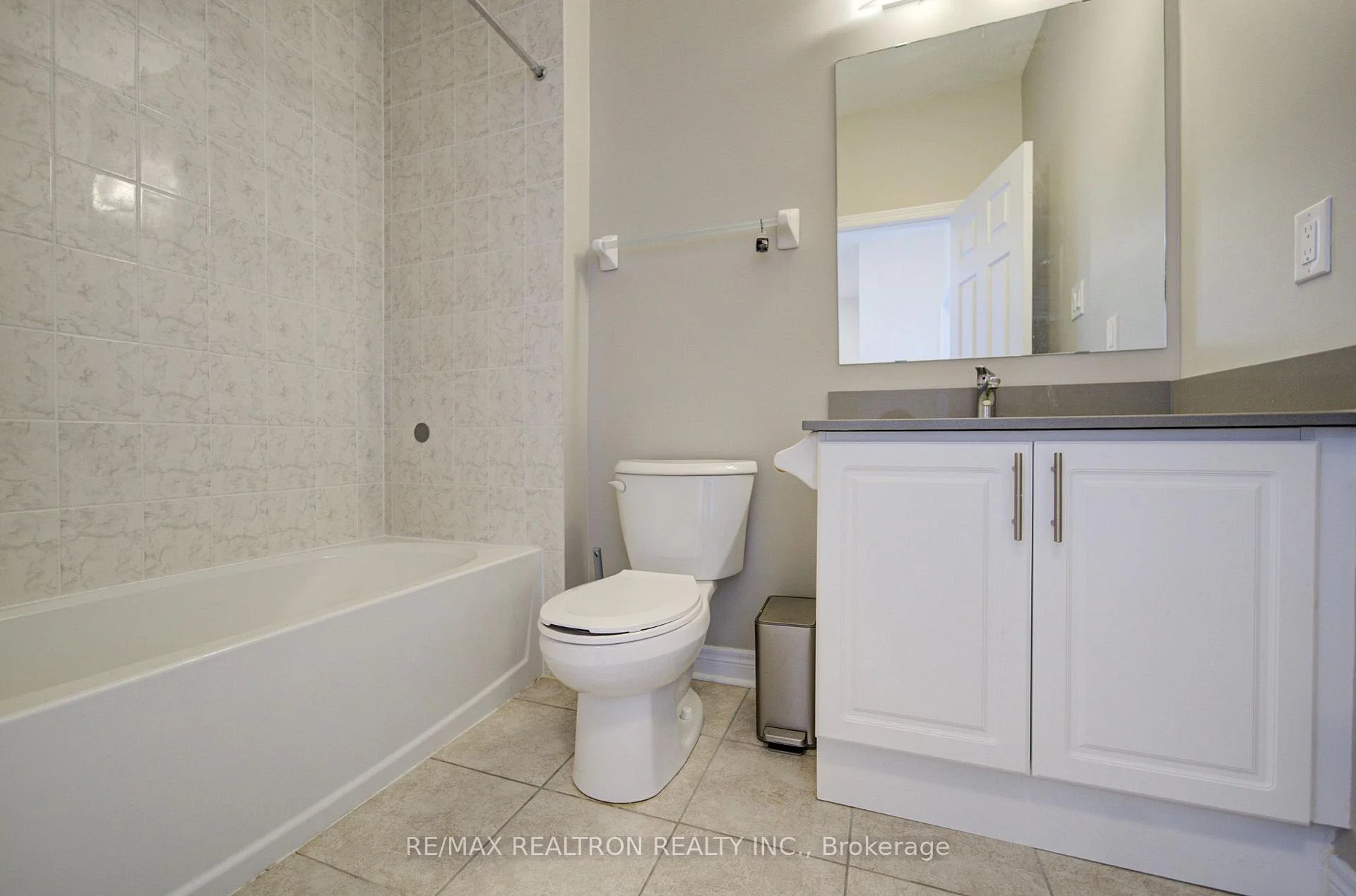 Photo 29 of 68 Johann Drive, Markham, Middlefield — HOMEH
