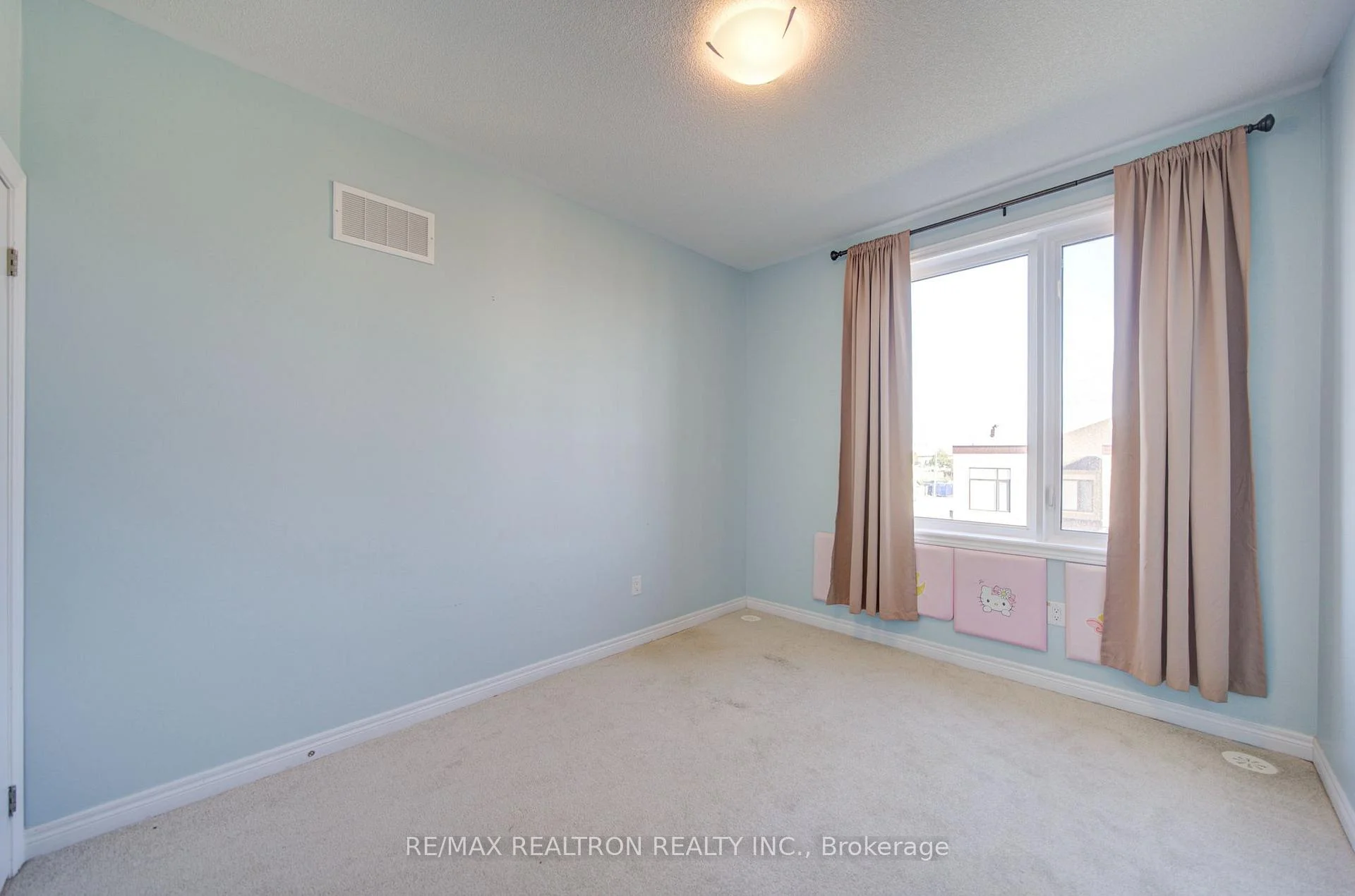 Photo 32 of 68 Johann Drive, Markham, Middlefield — HOMEH