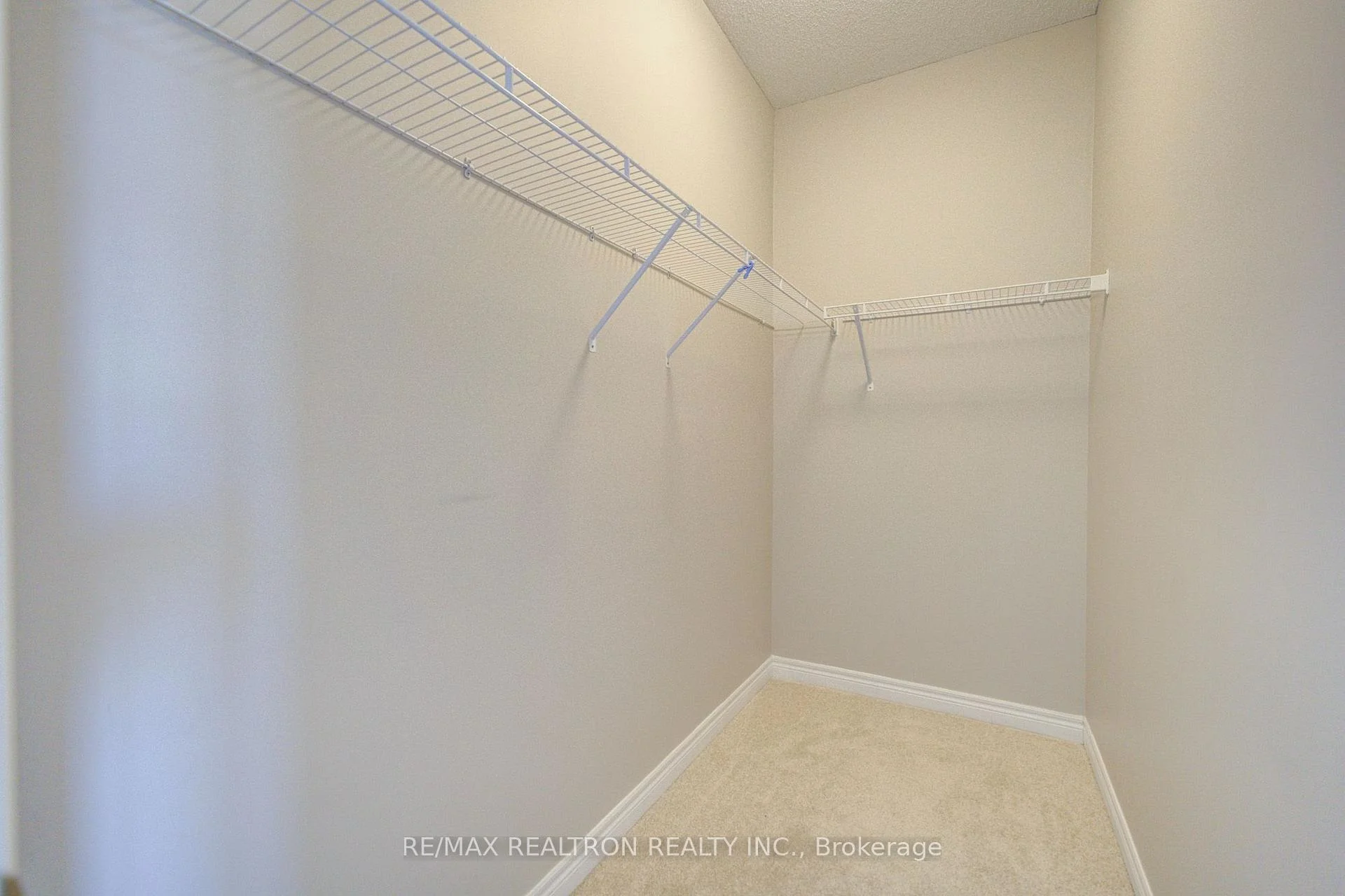 Photo 33 of 68 Johann Drive, Markham, Middlefield — HOMEH