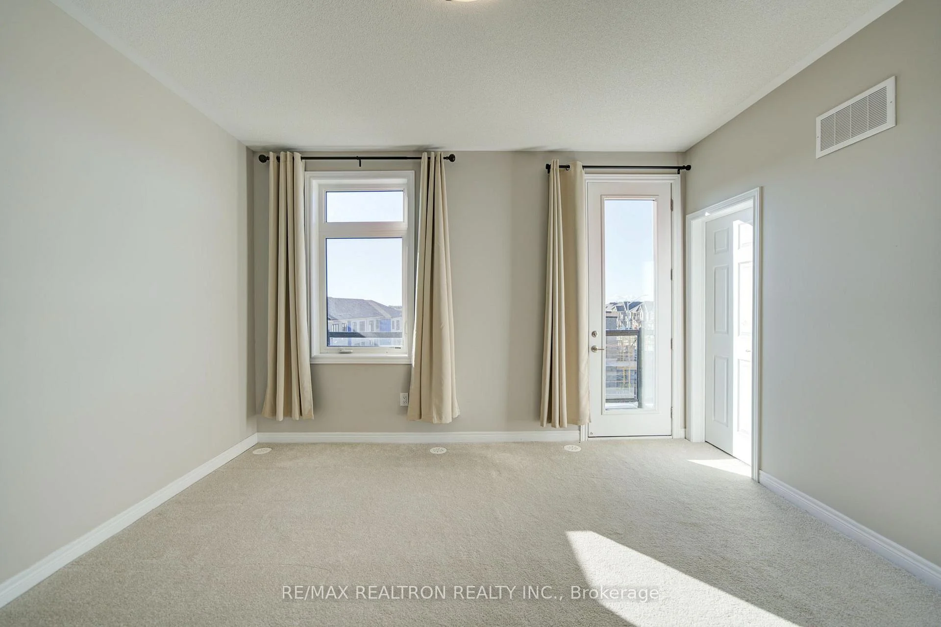 Photo 37 of 68 Johann Drive, Markham, Middlefield — HOMEH