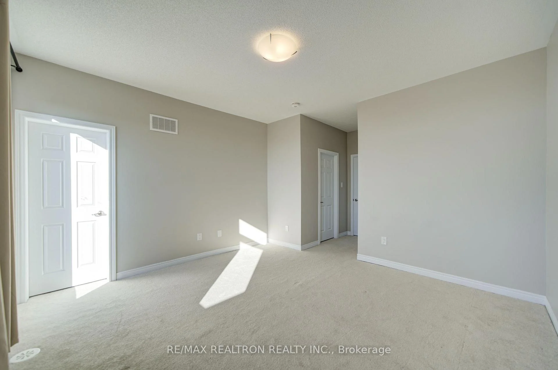 Photo 38 of 68 Johann Drive, Markham, Middlefield — HOMEH