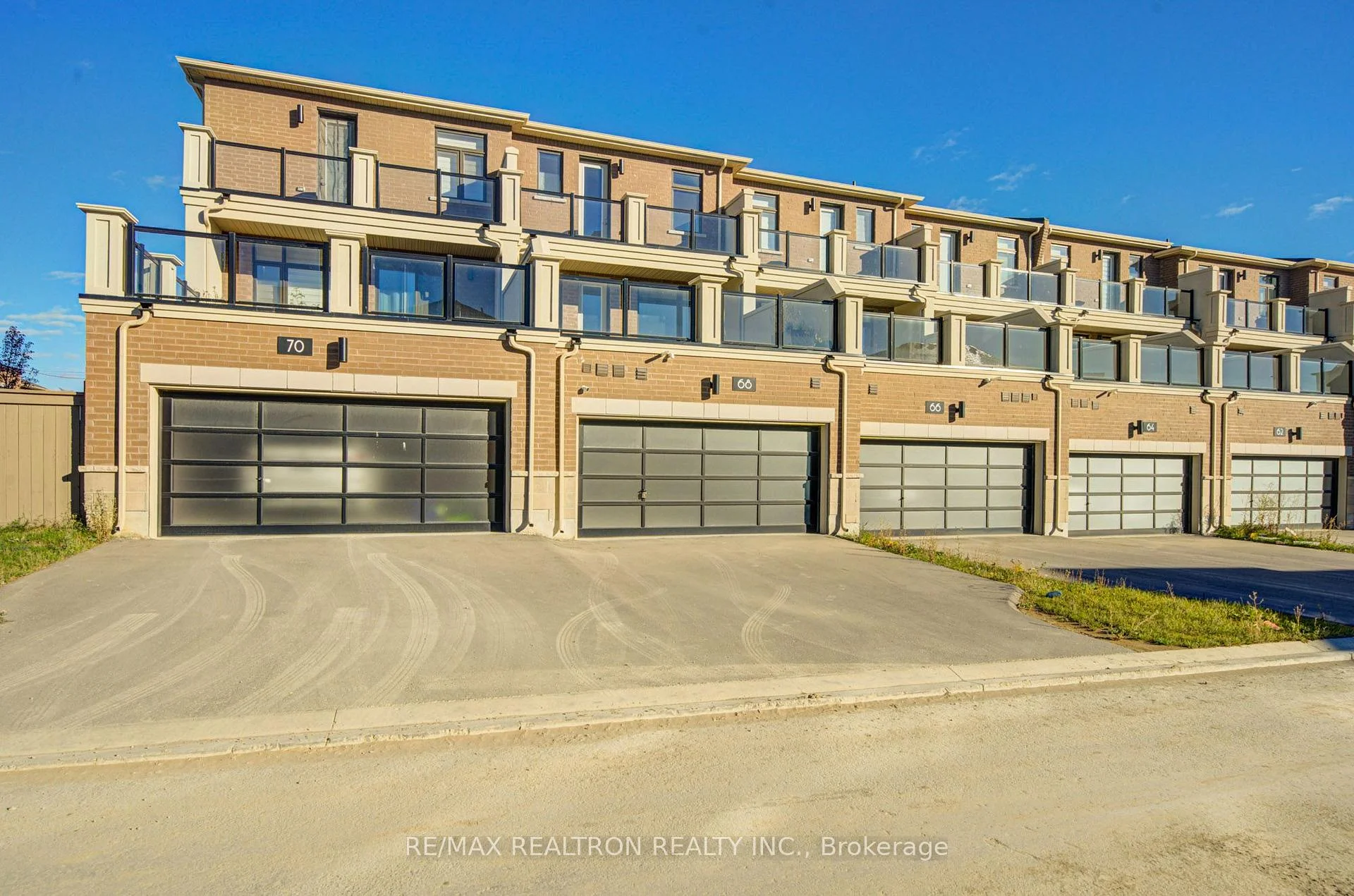 Photo 40 of 68 Johann Drive, Markham, Middlefield — HOMEH