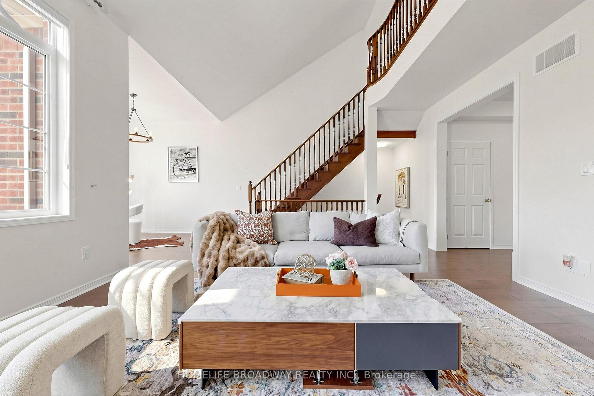 Photo 7 of 112 Ness Drive, Richmond Hill, Rural Richmond Hill — HOMEH