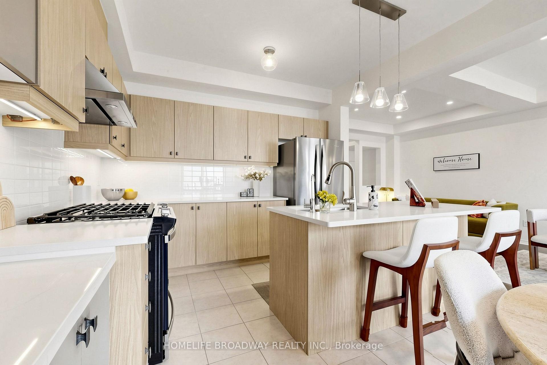 Photo 13 of 112 Ness Drive, Richmond Hill, Rural Richmond Hill — HOMEH