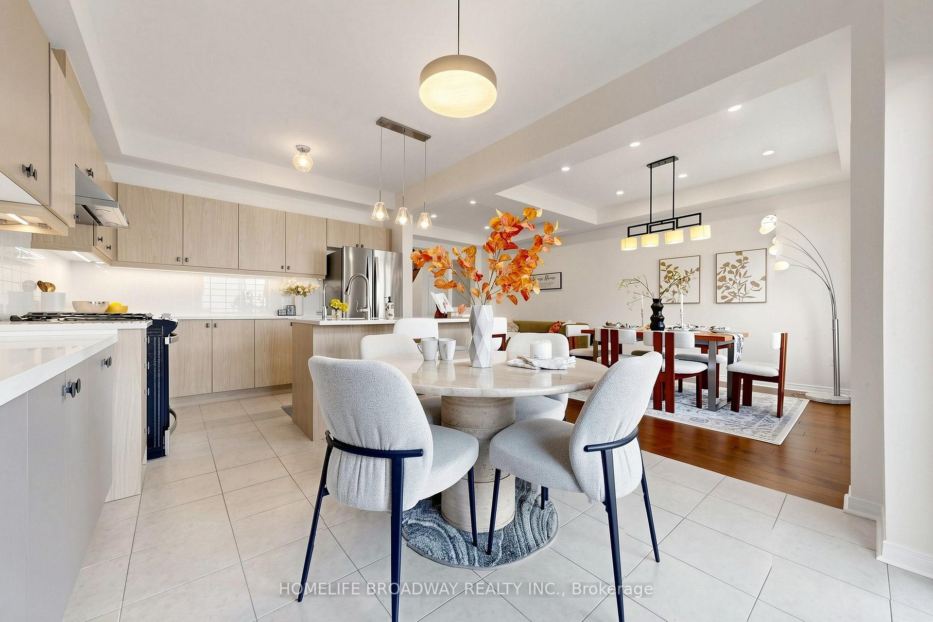 Photo 15 of 112 Ness Drive, Richmond Hill, Rural Richmond Hill — HOMEH