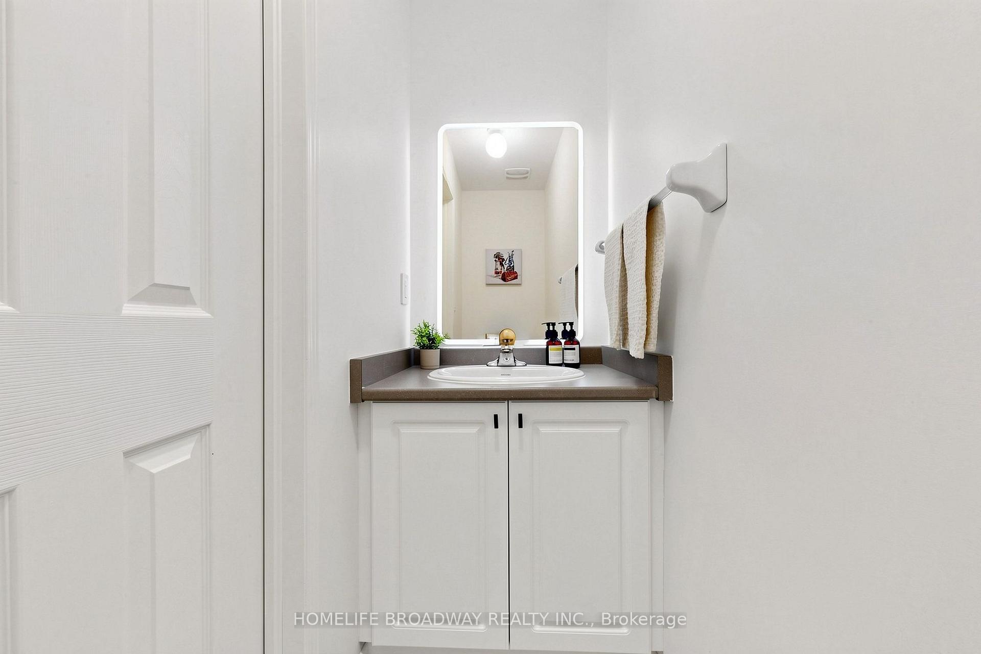 Photo 17 of 112 Ness Drive, Richmond Hill, Rural Richmond Hill — HOMEH
