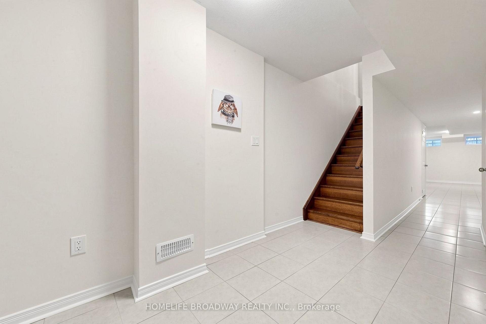 Photo 32 of 112 Ness Drive, Richmond Hill, Rural Richmond Hill — HOMEH