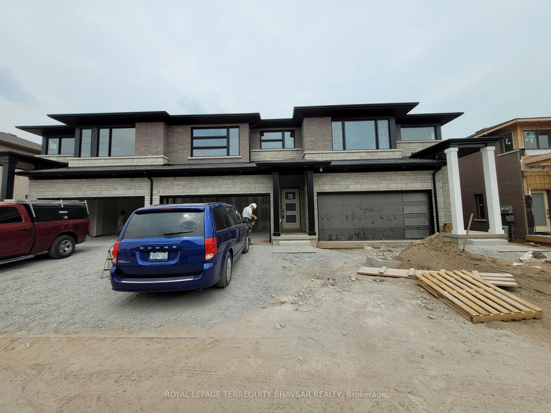 Photo 2 of Unit 8, 4552 Portage Road, Niagara Falls, Cherrywood — HOMEH