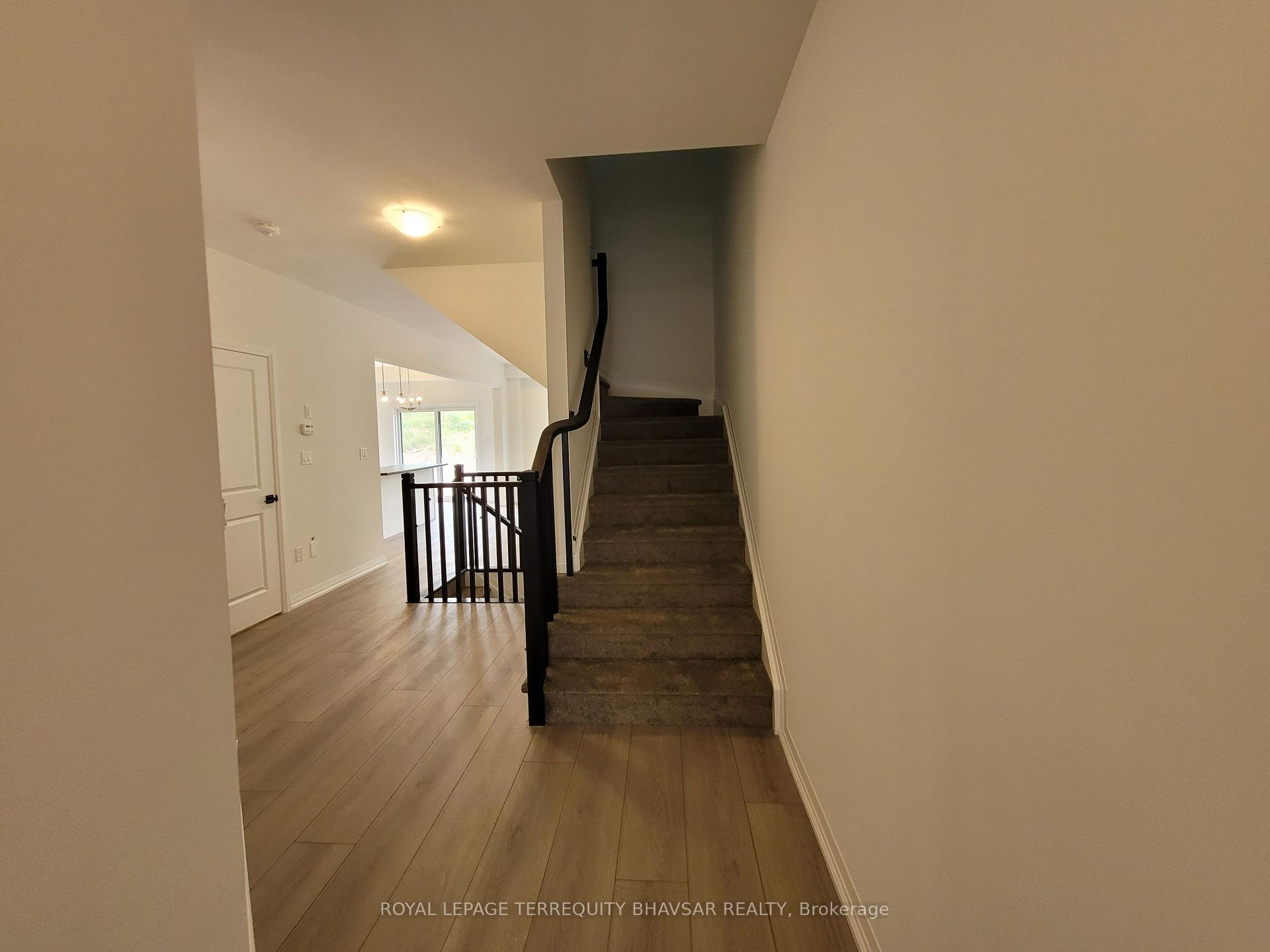 Photo 7 of Unit 8, 4552 Portage Road, Niagara Falls, Cherrywood — HOMEH