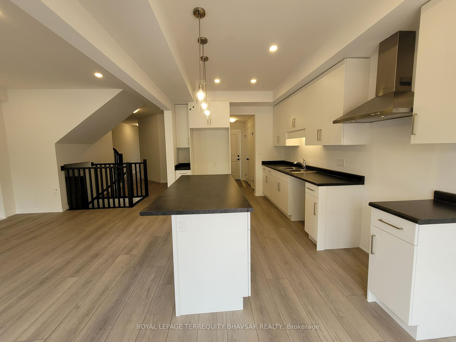 Photo 17 of Unit 8, 4552 Portage Road, Niagara Falls, Cherrywood — HOMEH