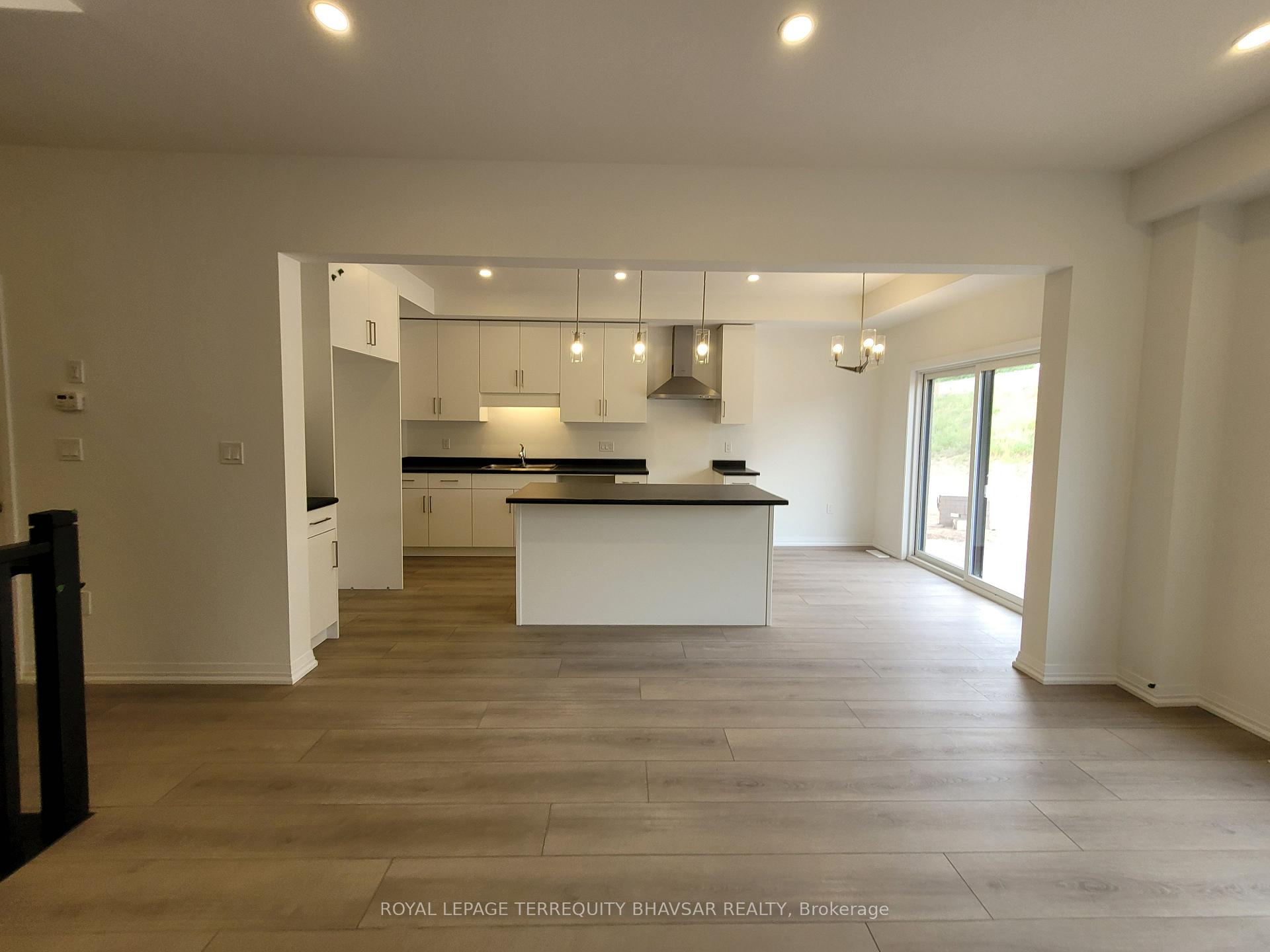 Photo 19 of Unit 8, 4552 Portage Road, Niagara Falls, Cherrywood — HOMEH
