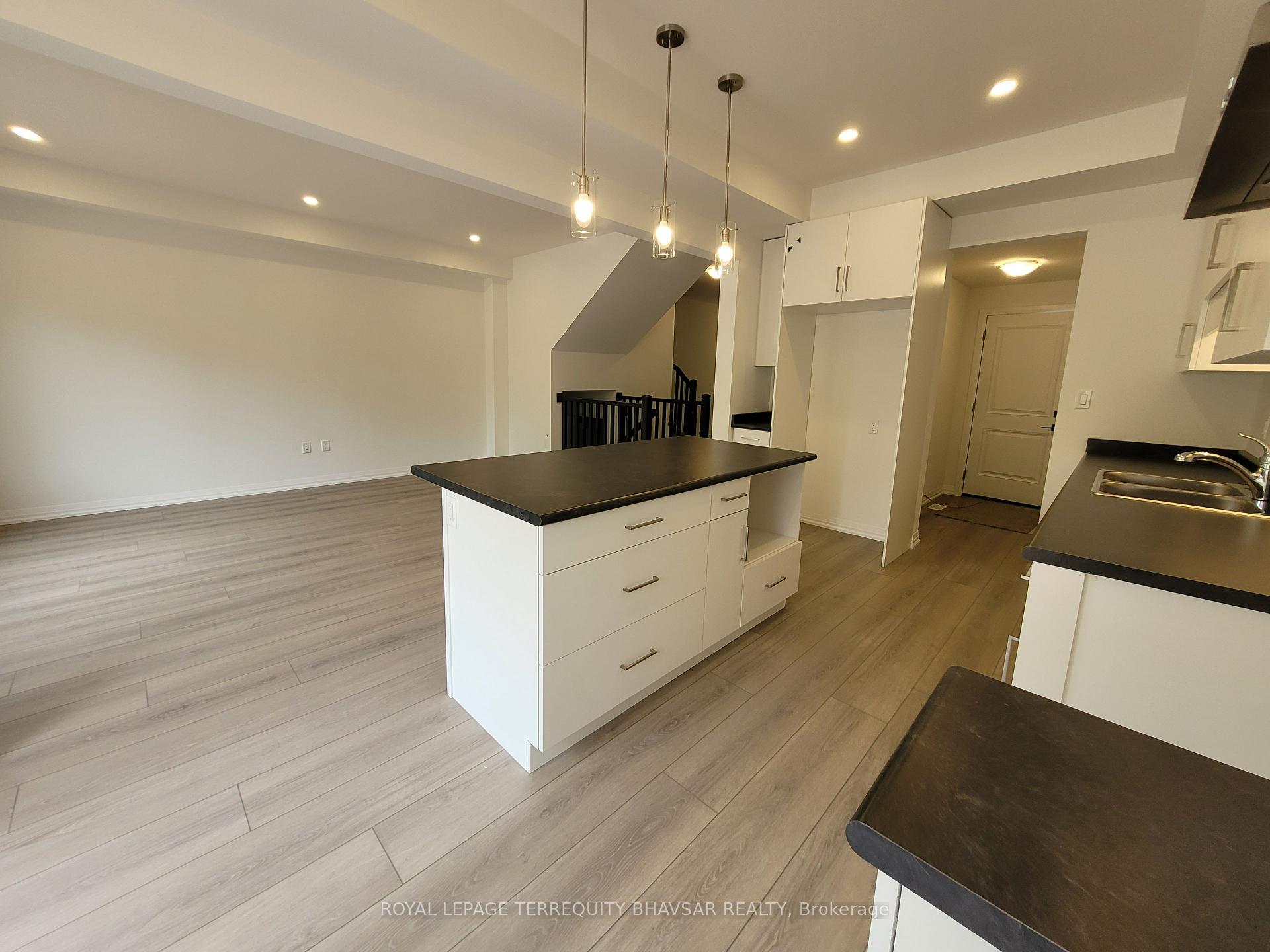 Photo 21 of Unit 8, 4552 Portage Road, Niagara Falls, Cherrywood — HOMEH