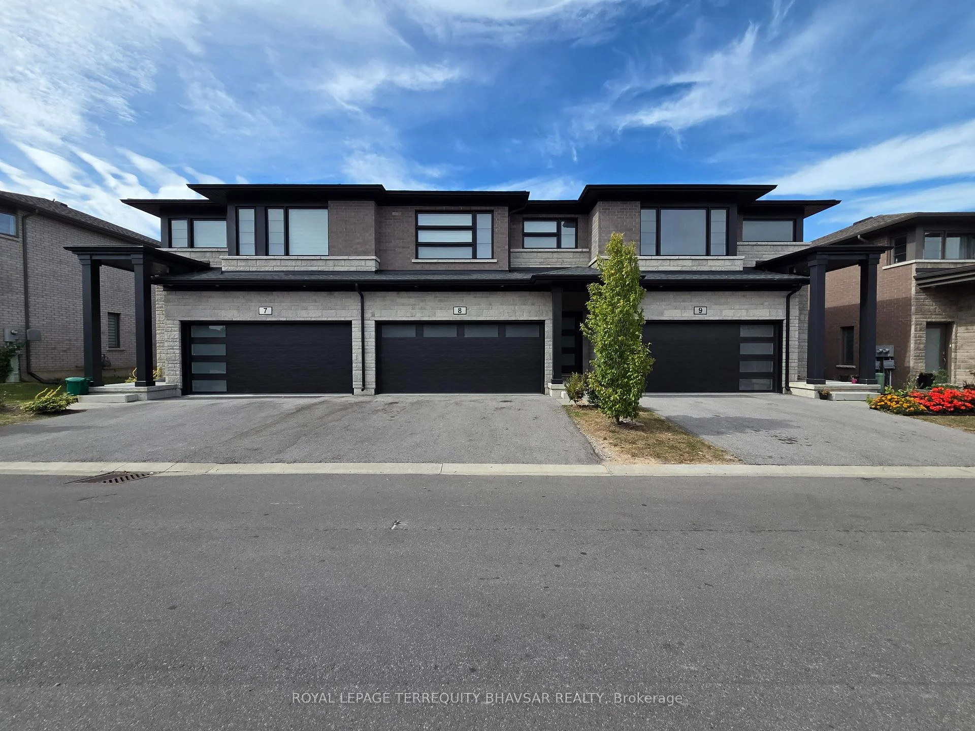 Photo 1 of Unit 8, 4552 Portage Road, Niagara Falls, Cherrywood — HOMEH
