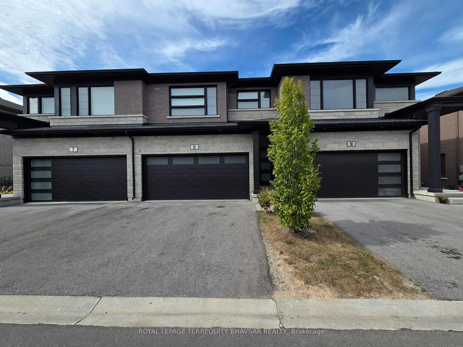 Photo 4 of Unit 8, 4552 Portage Road, Niagara Falls, Cherrywood — HOMEH