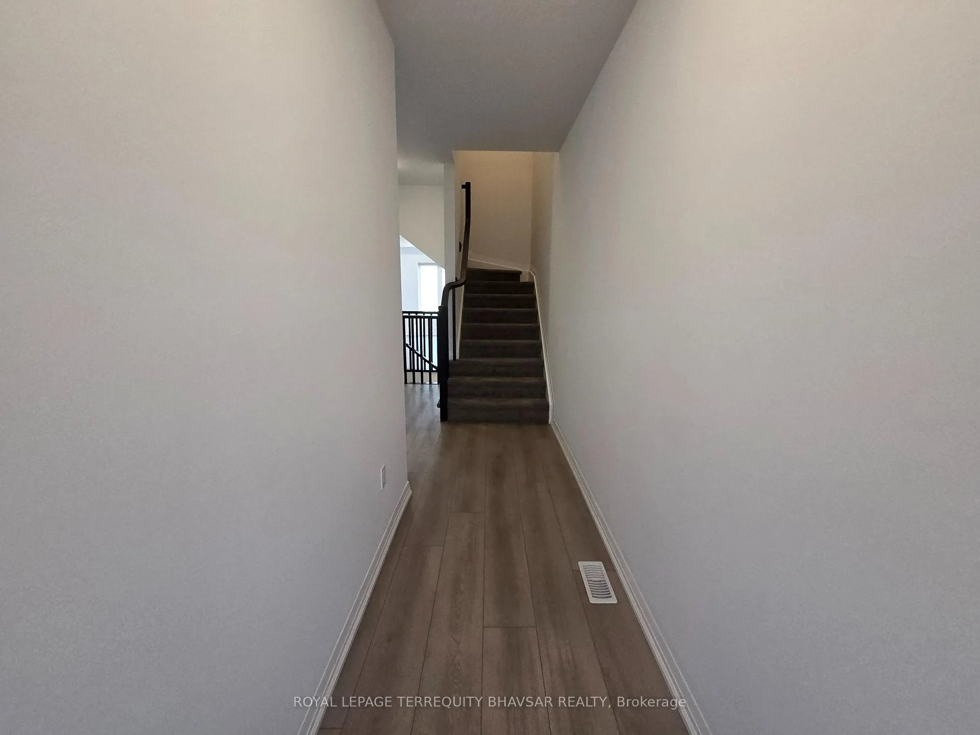 Photo 6 of Unit 8, 4552 Portage Road, Niagara Falls, Cherrywood — HOMEH