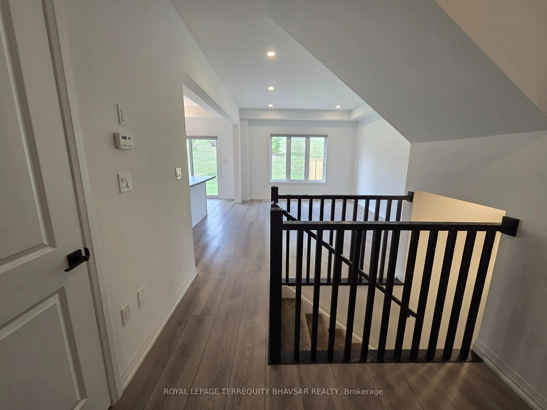 Photo 8 of Unit 8, 4552 Portage Road, Niagara Falls, Cherrywood — HOMEH