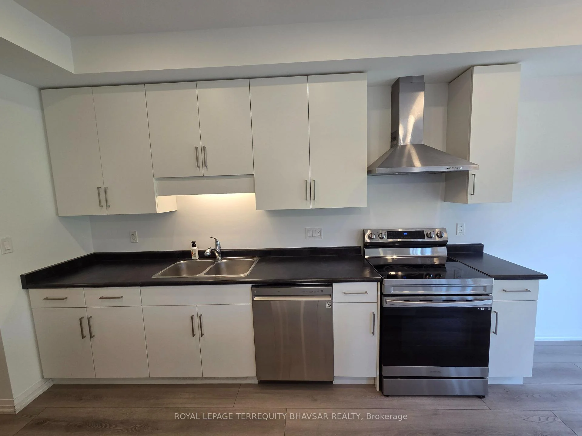 Photo 18 of Unit 8, 4552 Portage Road, Niagara Falls, Cherrywood — HOMEH