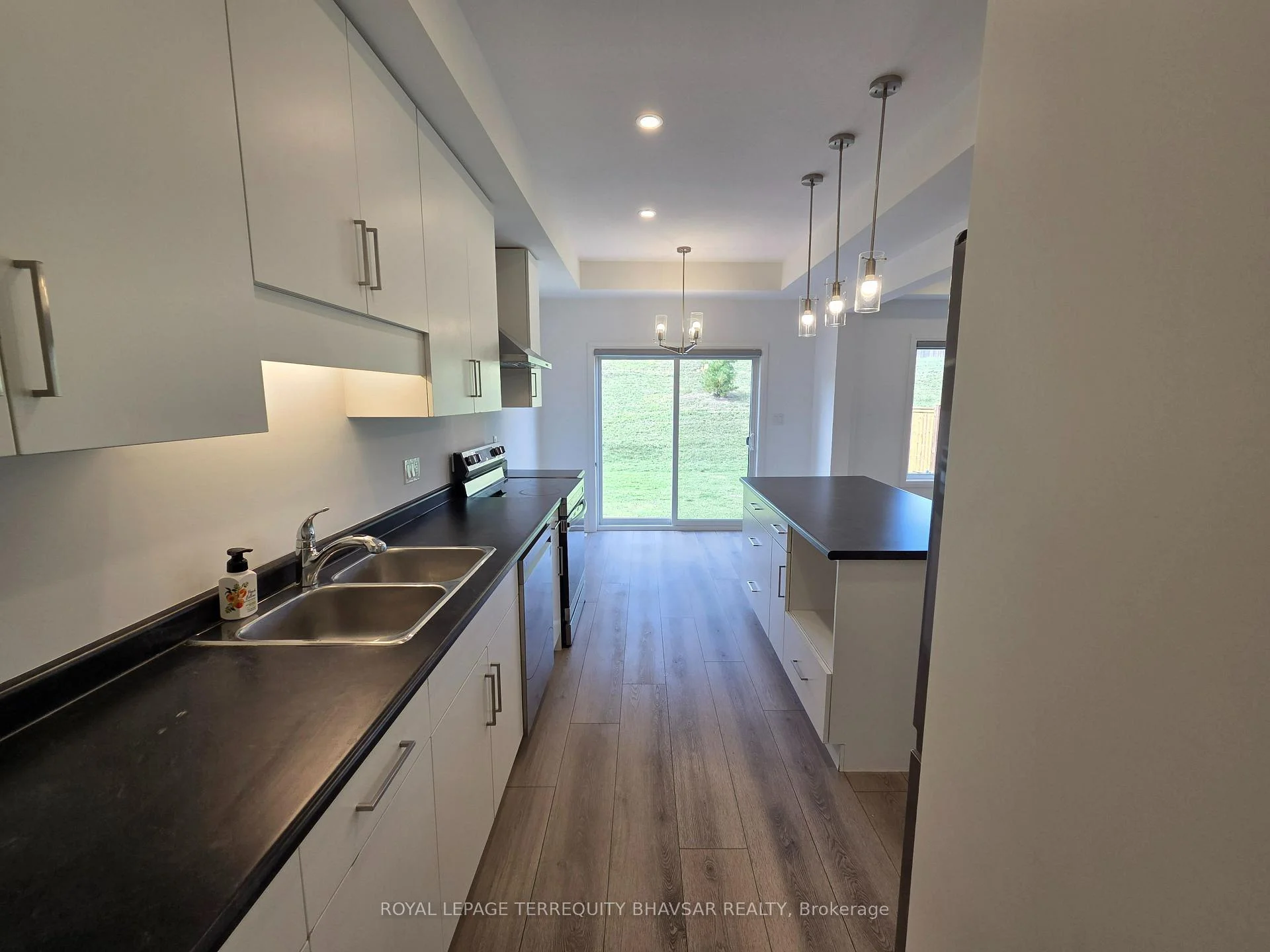 Photo 24 of Unit 8, 4552 Portage Road, Niagara Falls, Cherrywood — HOMEH