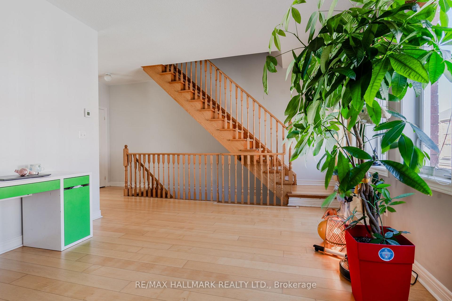 Photo 4 of 24 Carnahan Terrace, Toronto, East End-Danforth — HOMEH