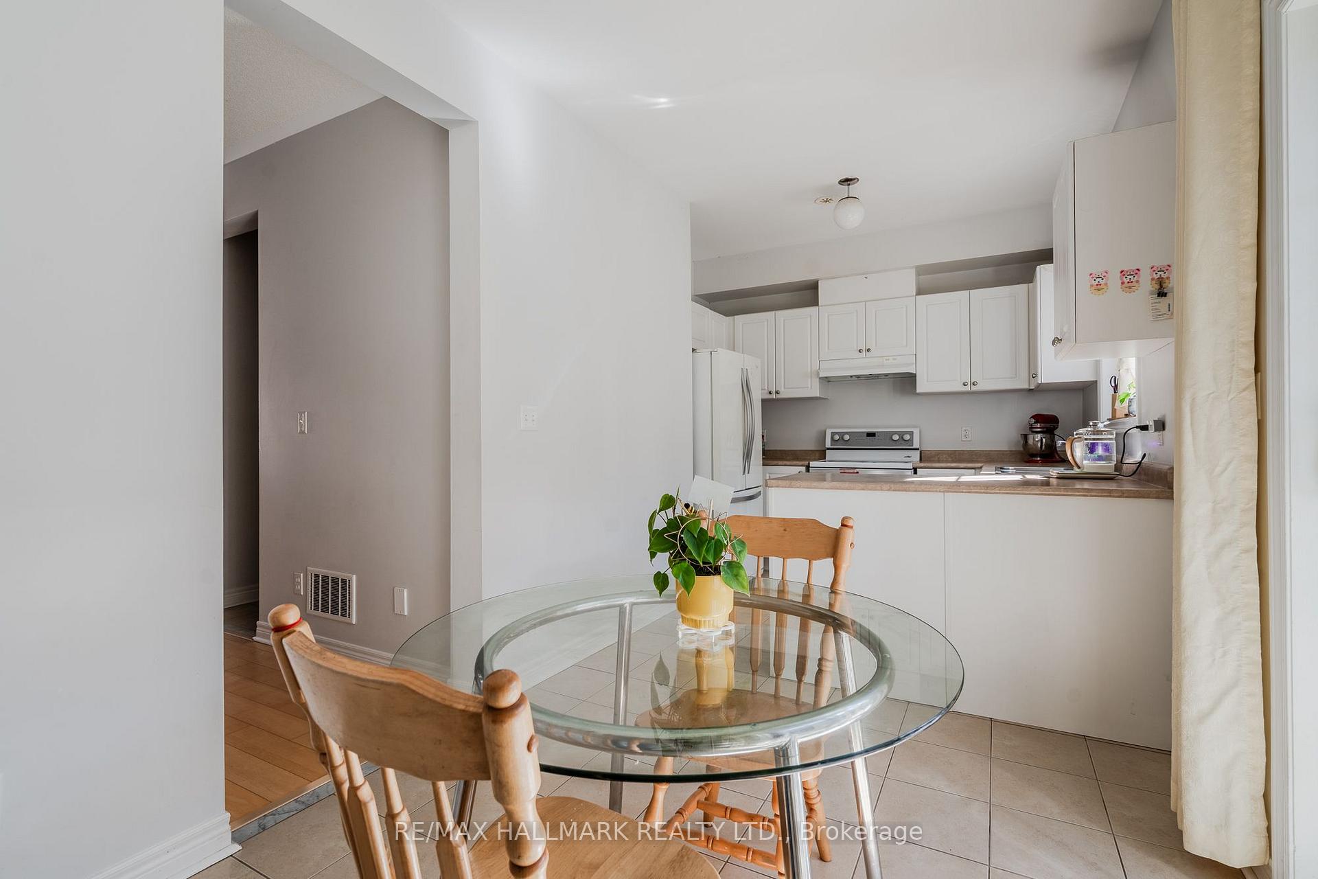 Photo 7 of 24 Carnahan Terrace, Toronto, East End-Danforth — HOMEH