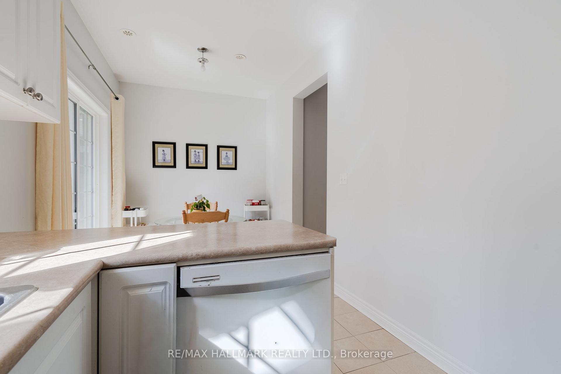 Photo 8 of 24 Carnahan Terrace, Toronto, East End-Danforth — HOMEH