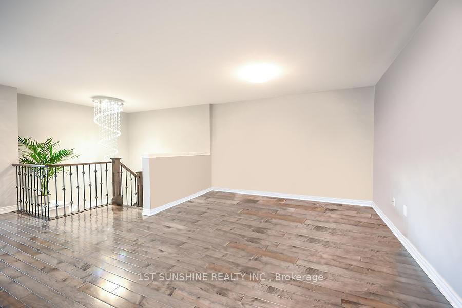 Photo 6 of 166 Irwin Avenue, Hamilton, Meadowlands — HOMEH
