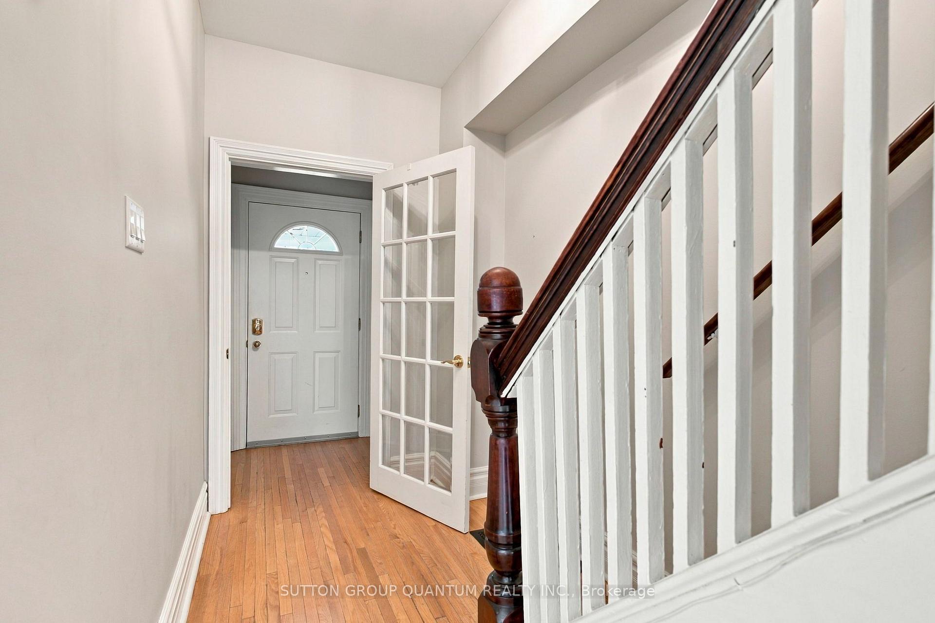 Photo 4 of 18 Albani Street, Etobicoke, Mimico — HOMEH