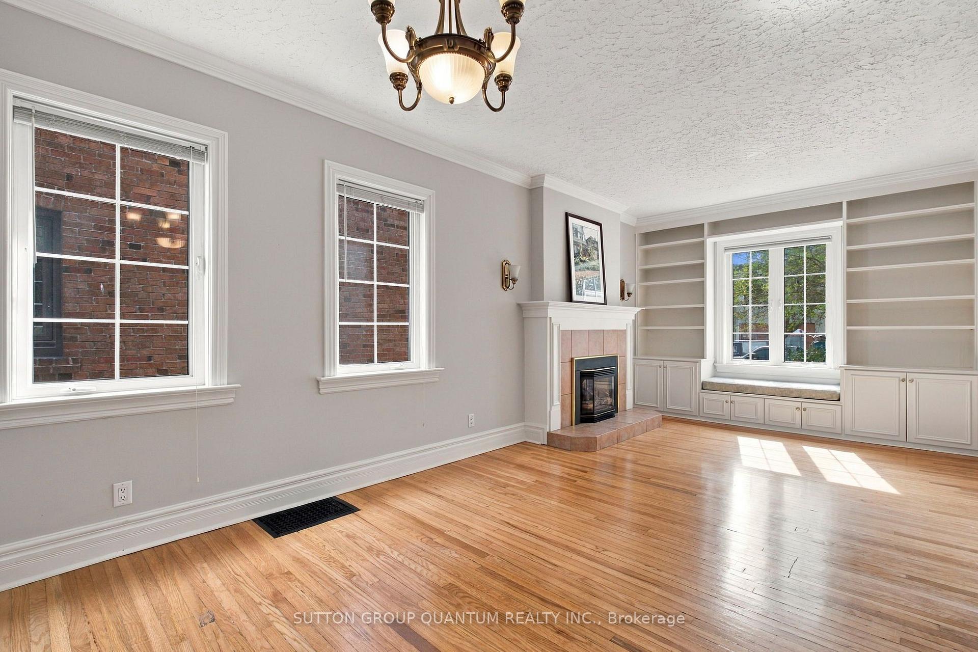 Photo 6 of 18 Albani Street, Etobicoke, Mimico — HOMEH